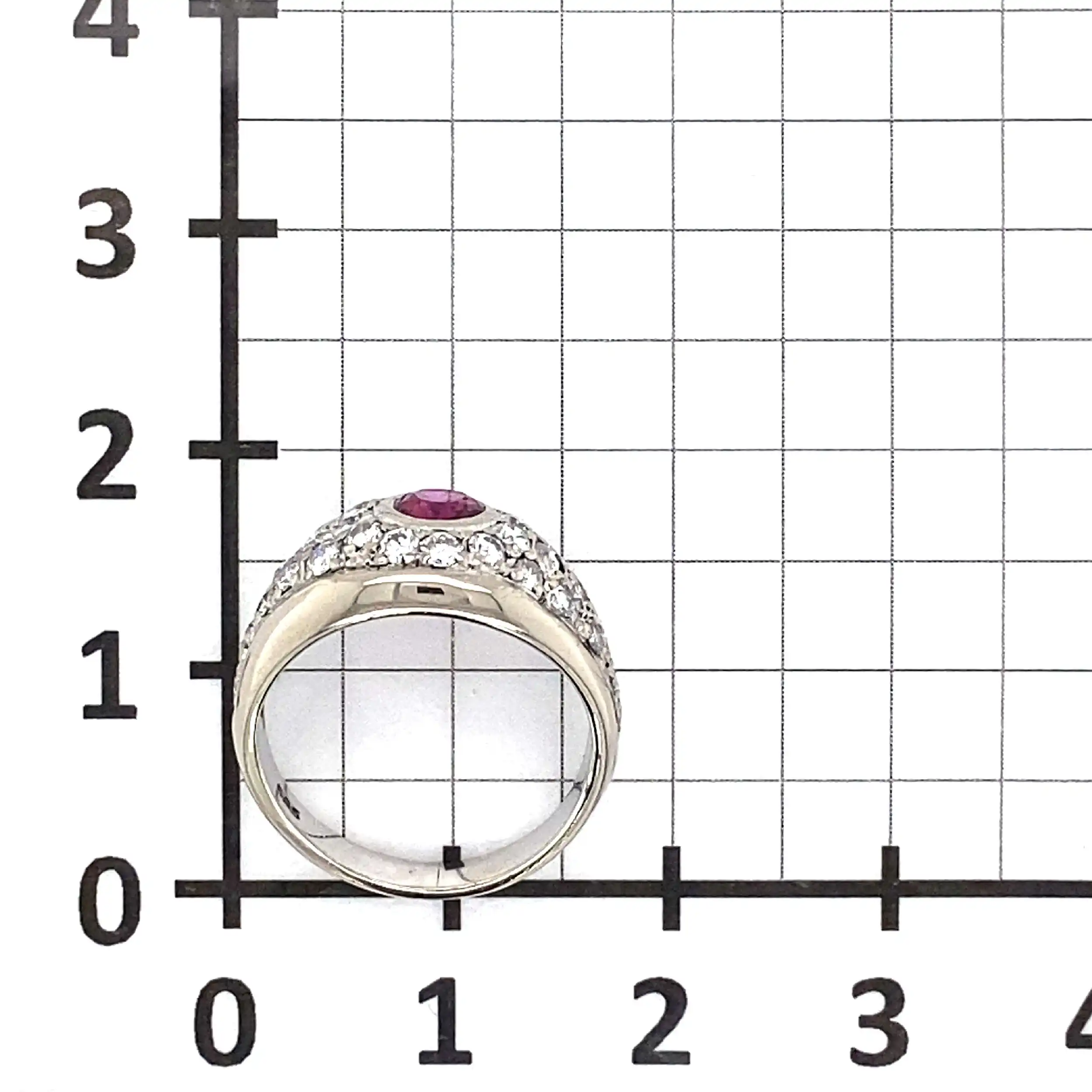 Ring Weißgold mit Brillanten und Rotem Farbstein Ring Weißgold mit Brillanten und Rotem Farbstein