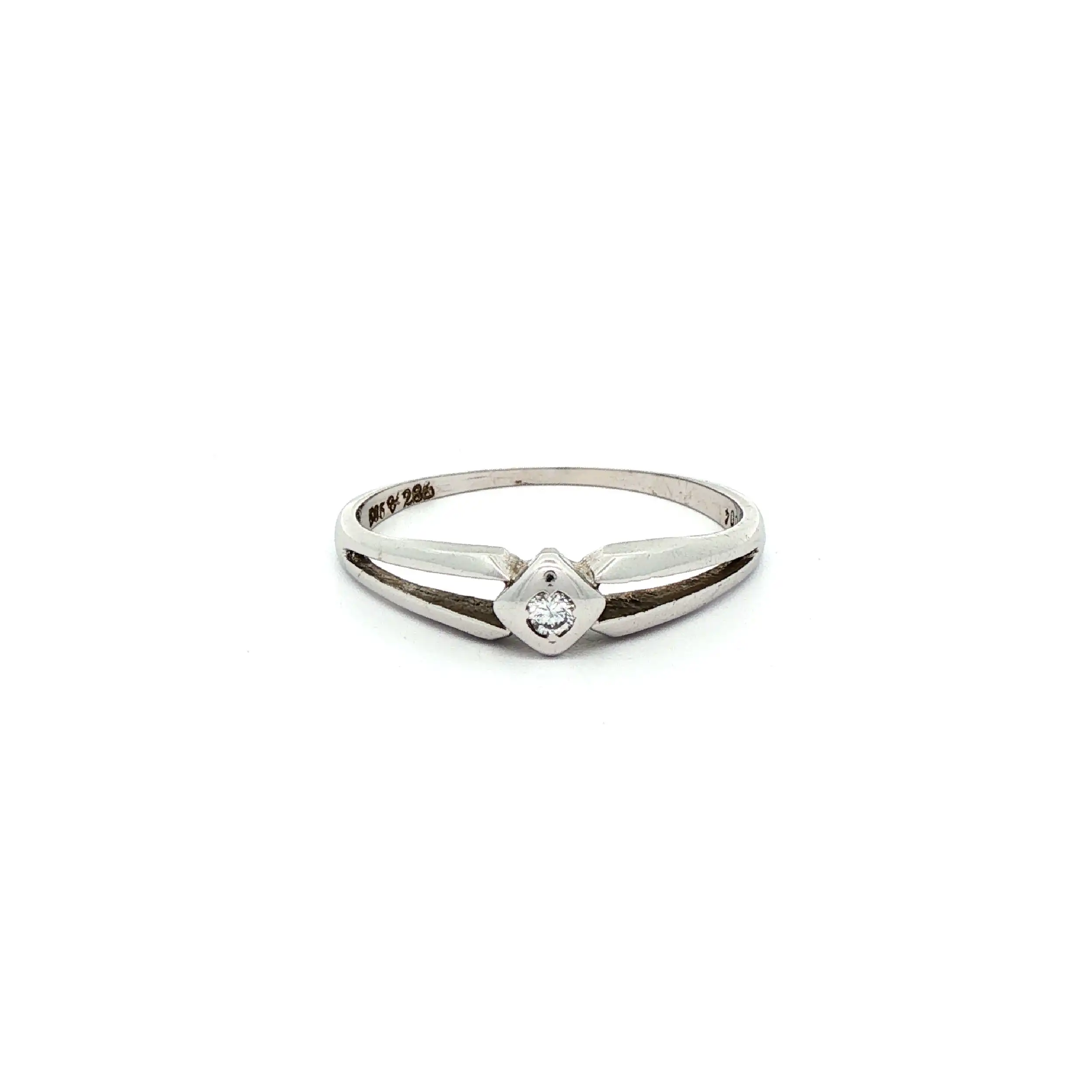 Ring Weißgold mit Brillant graviert mit 0,04ct