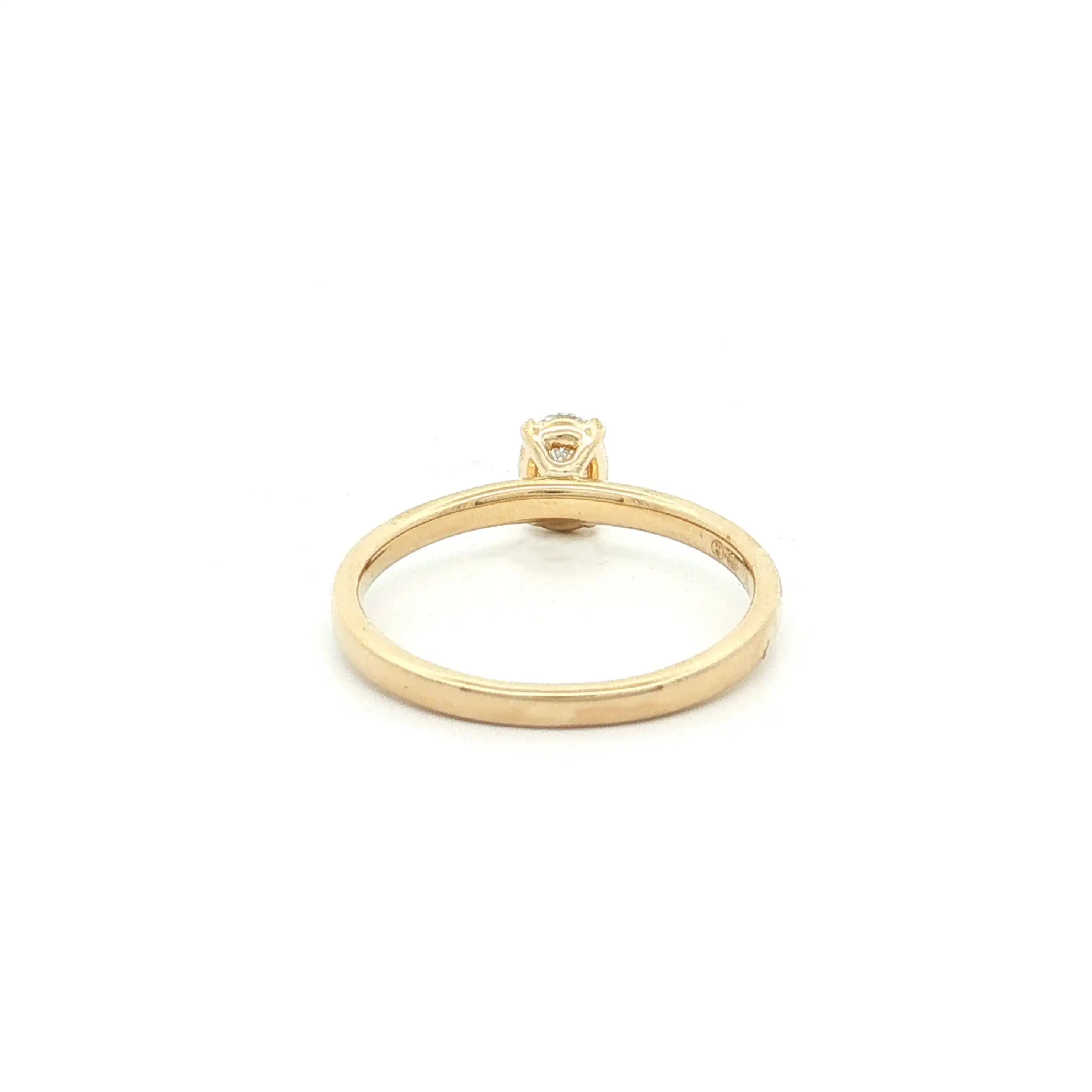Solitärring Gelbgold mit Labgrown Diamond im Ovalschliff, graviert mit 0,5ct Solitärring Gelbgold mit Labgrown Diamond im Ovalschliff, graviert mit 0,5ct