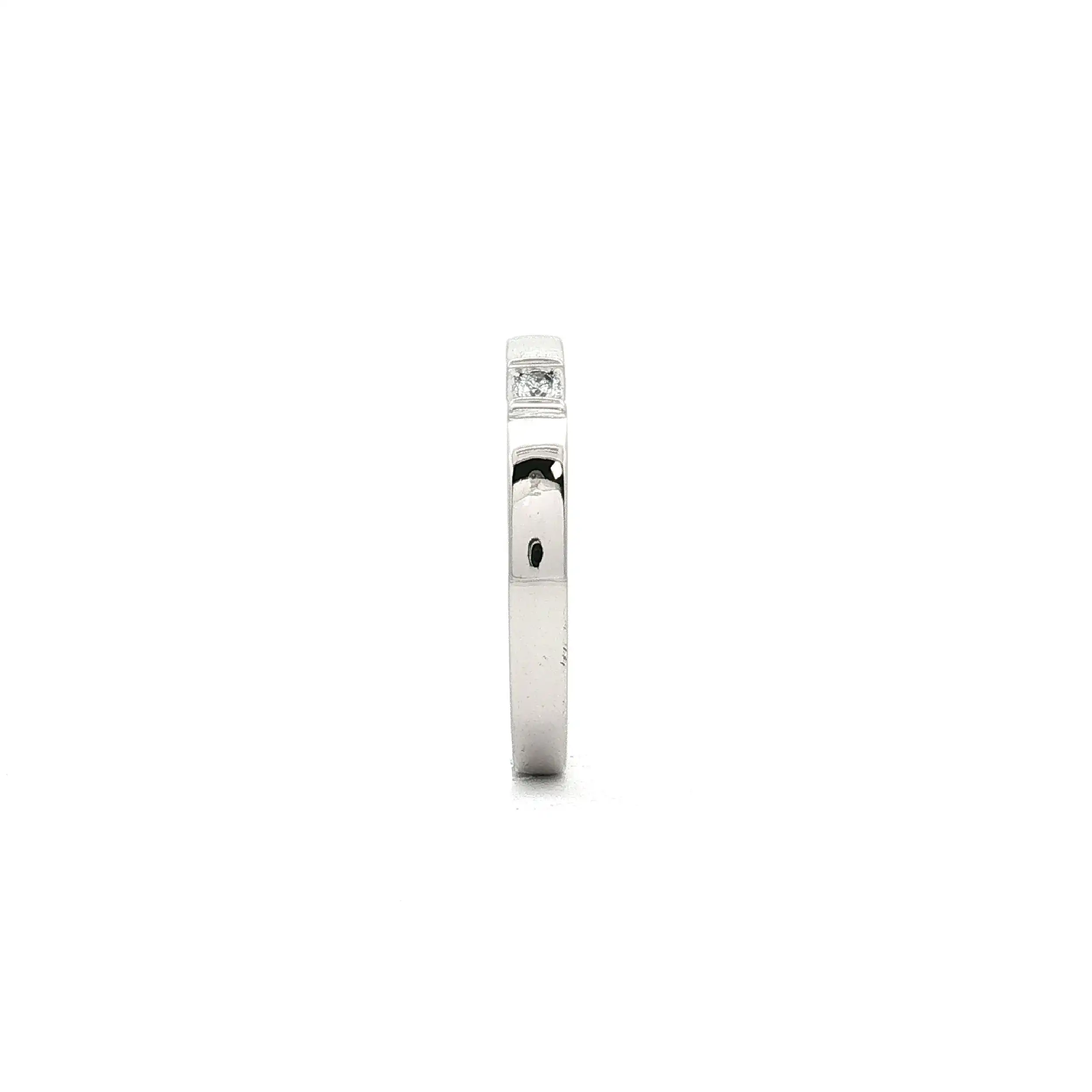 Ring Weißgold mit Brillant Solitär, graviert mit 0,04 ct Ring Weißgold mit Brillant Solitär, graviert mit 0,04 ct