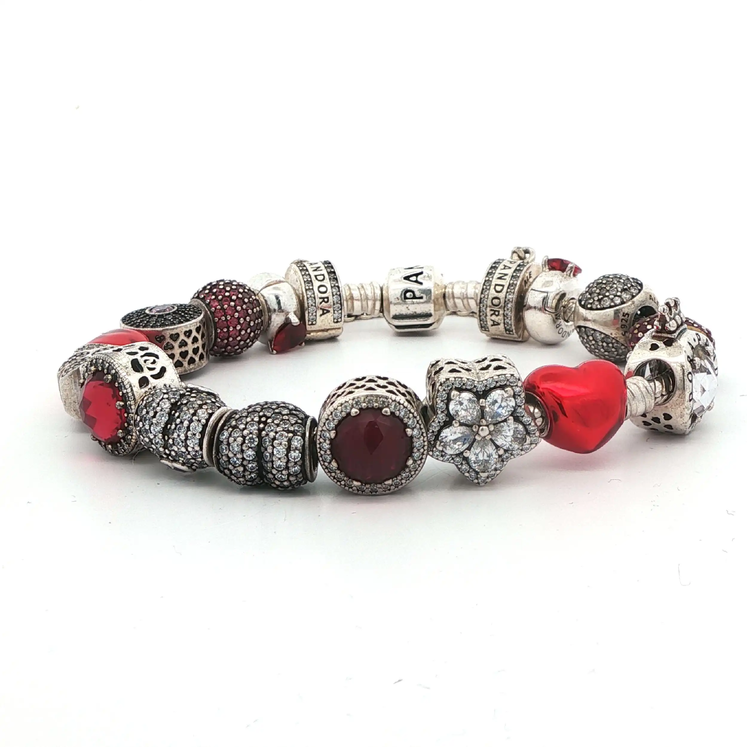Armband Pandora mit 16 Charms Armband Pandora mit 16 Charms