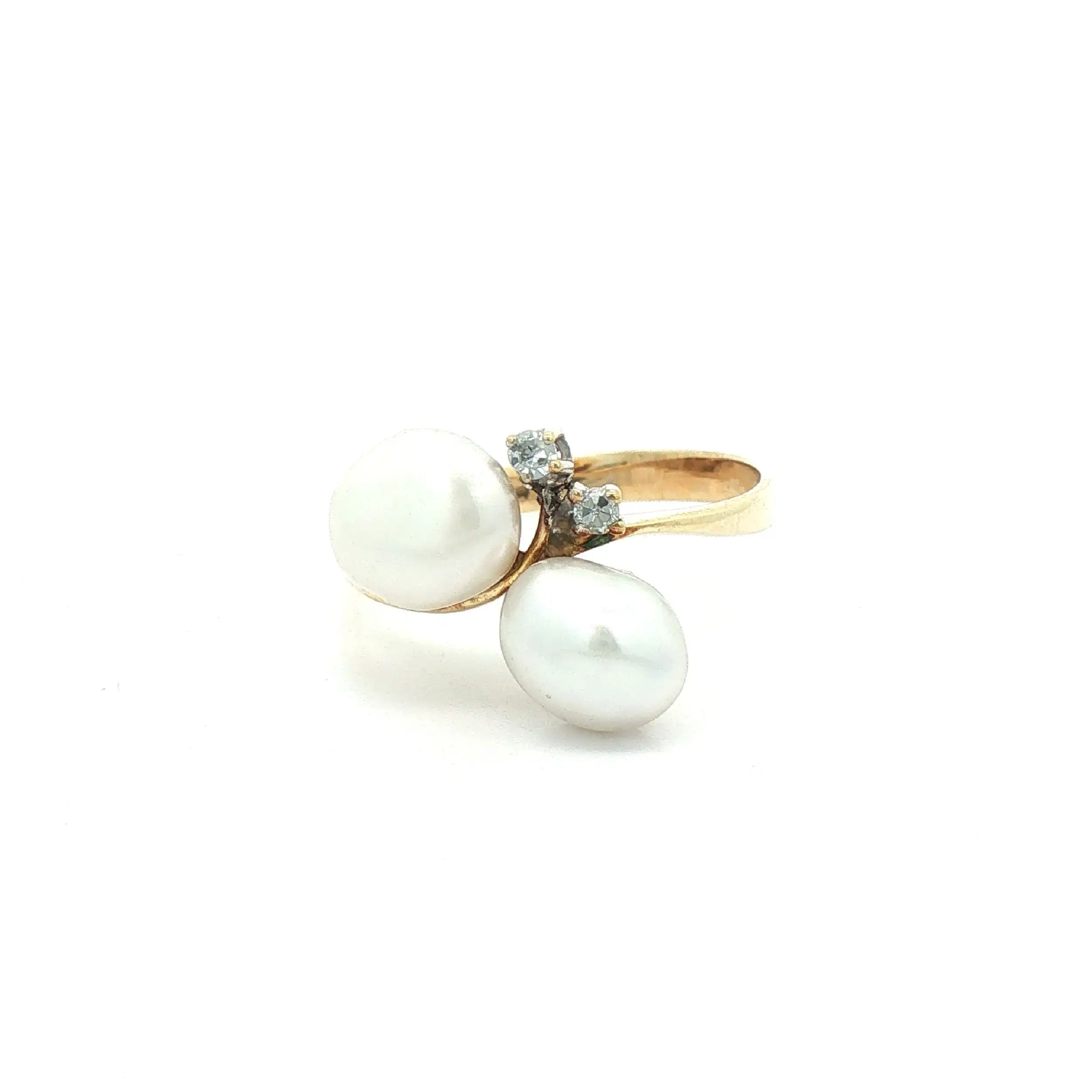 Ring Gelbgold mit Perle und Diamanten Ring Gelbgold mit Perle und Diamanten