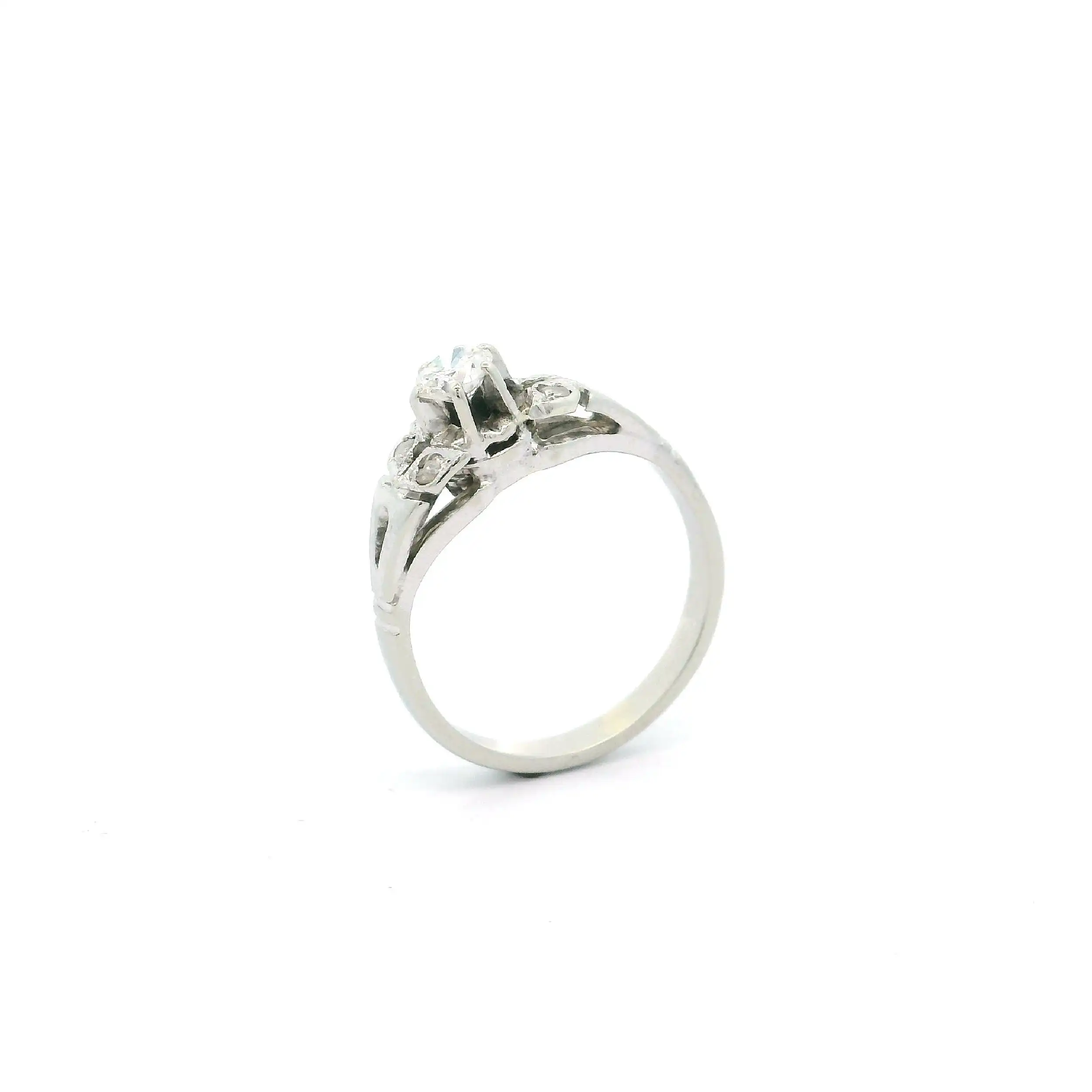 Ring Weißgold mit Brillant & Diamantrosen Ring Weißgold mit Brillant & Diamantrosen