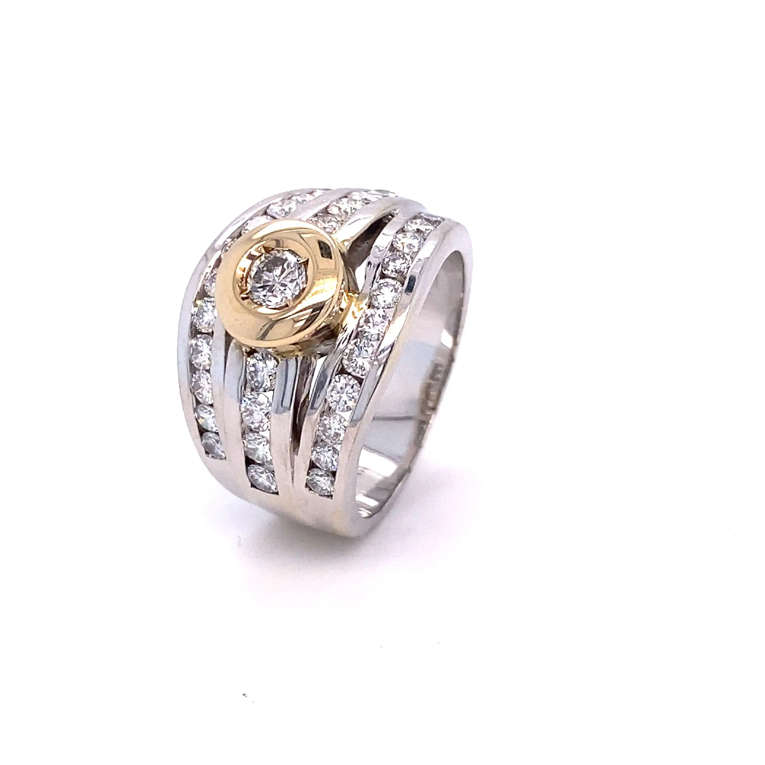Ring Bicolor mit Solitär Brillant und Brillanten in Kanalfassung Ring Bicolor mit Solitär Brillant und Brillanten in Kanalfassung