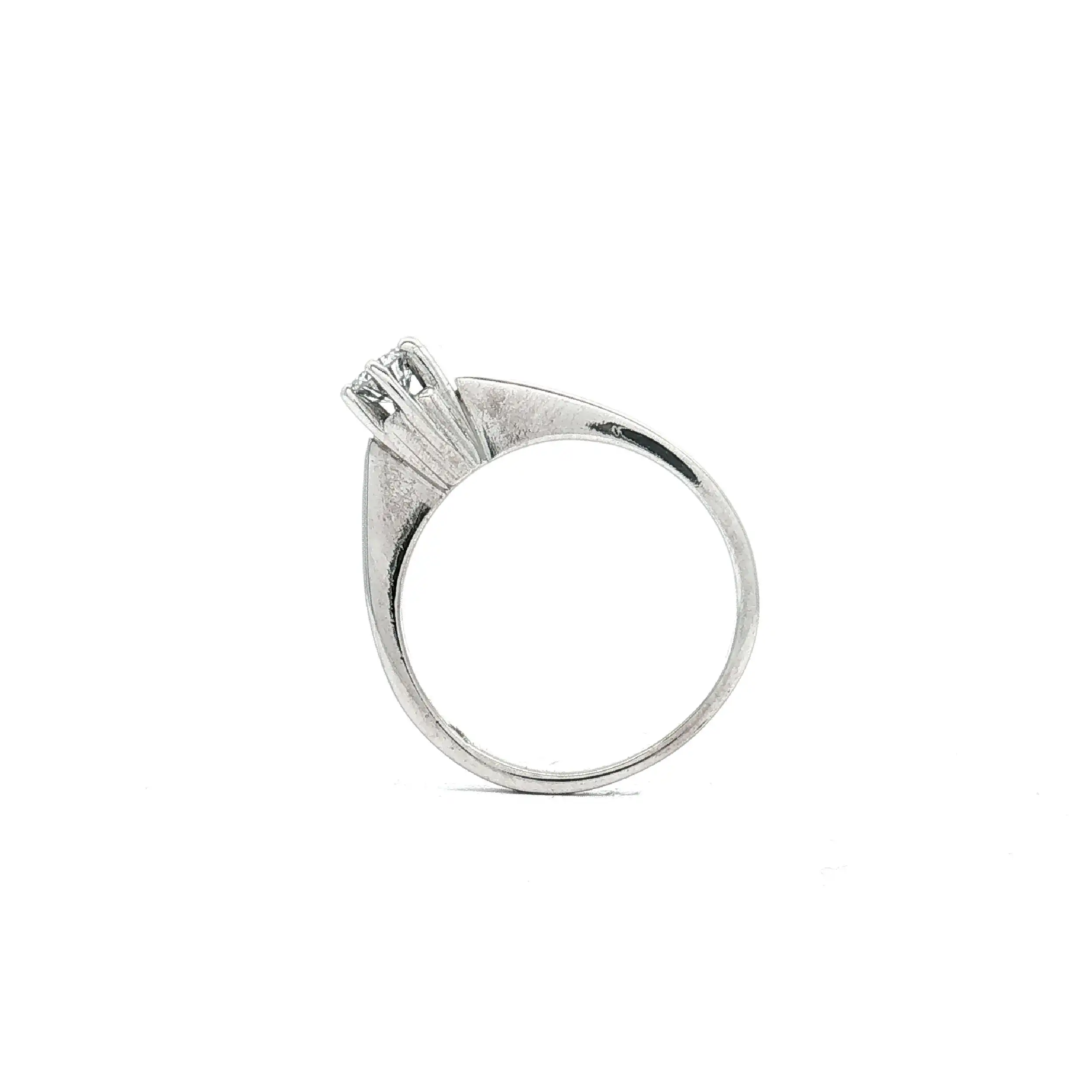 Ring Weißgold mit Solitär Brillant, gravitert mit 0,26 ct Ring Weißgold mit Solitär Brillant, gravitert mit 0,26 ct