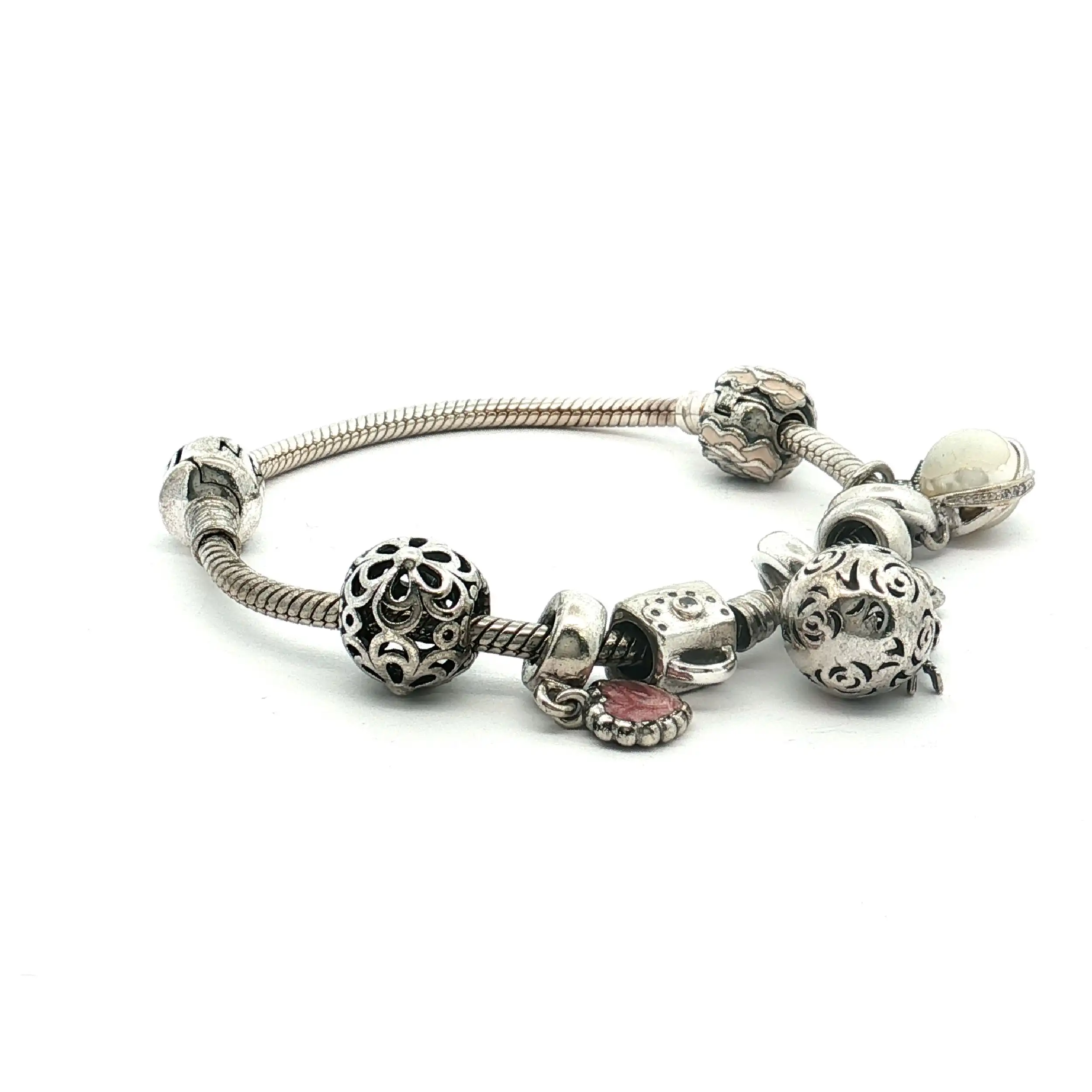 Armband Pandora mit 8 Charms Armband Pandora mit 8 Charms
