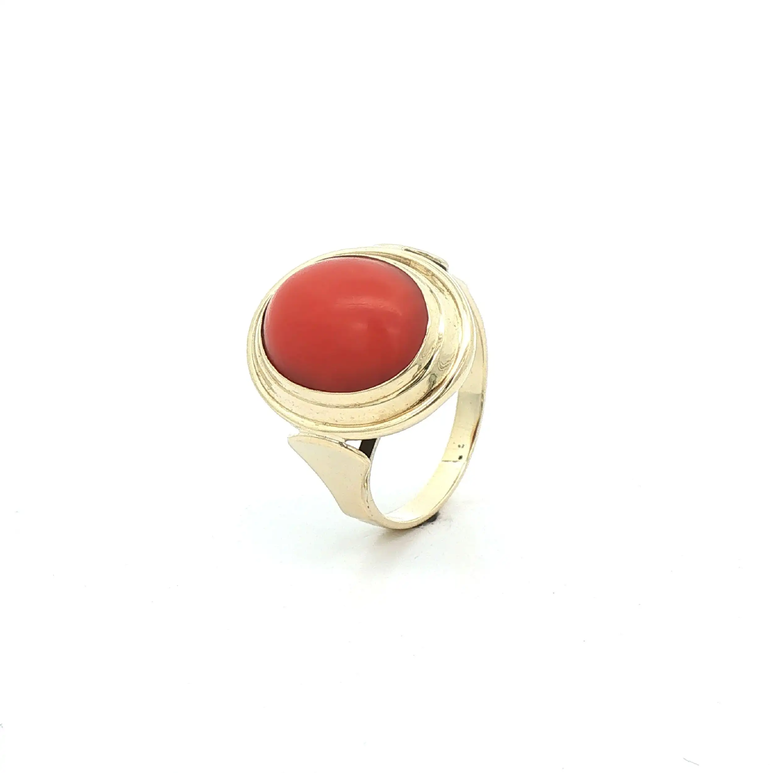 Ring Gelbgold mit Koralle Ring Gelbgold mit Koralle