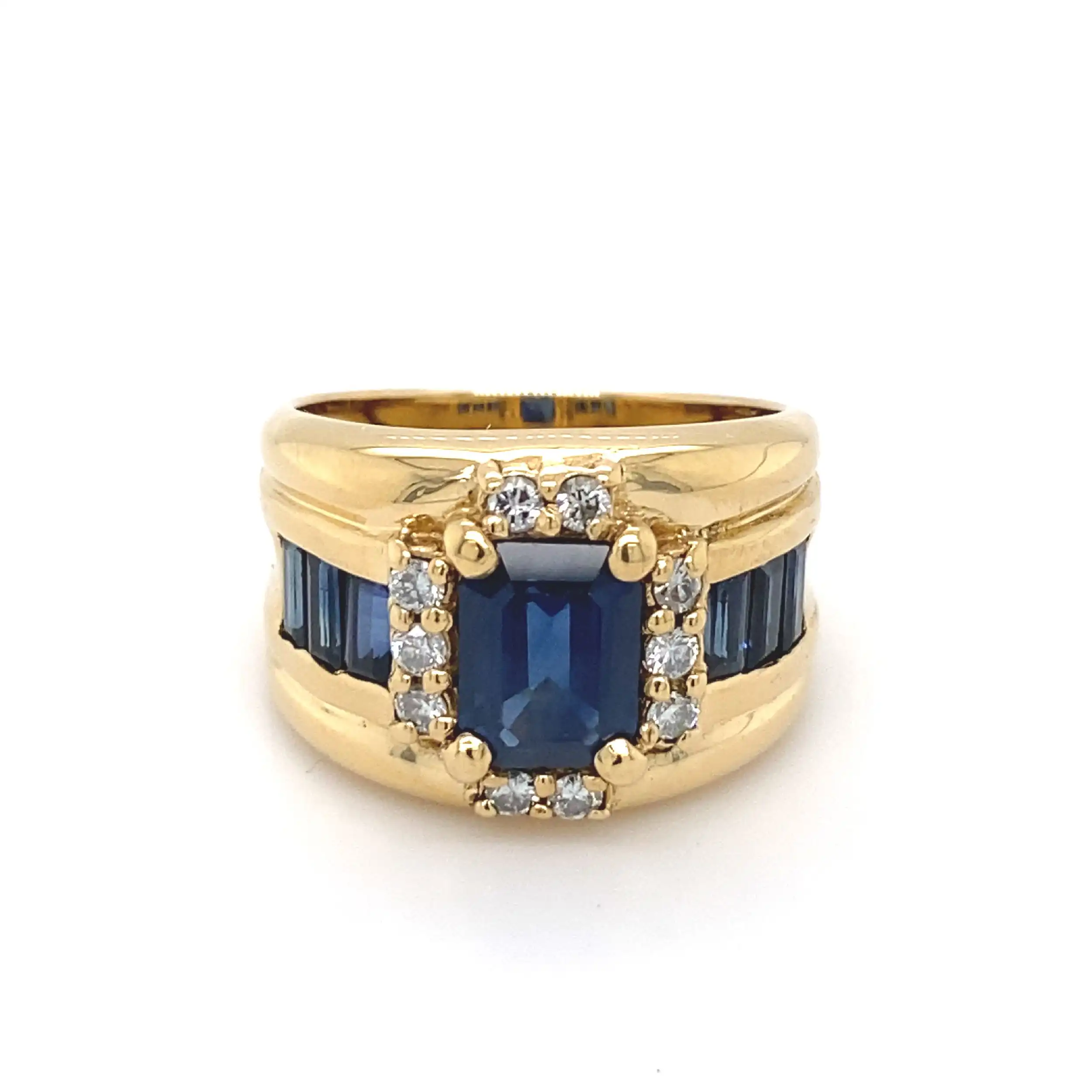 Ring Gelbgold mit Saphiren und Brillanten, mit Expertise von EPL Ring Gelbgold mit Saphiren und Brillanten, mit Expertise von EPL