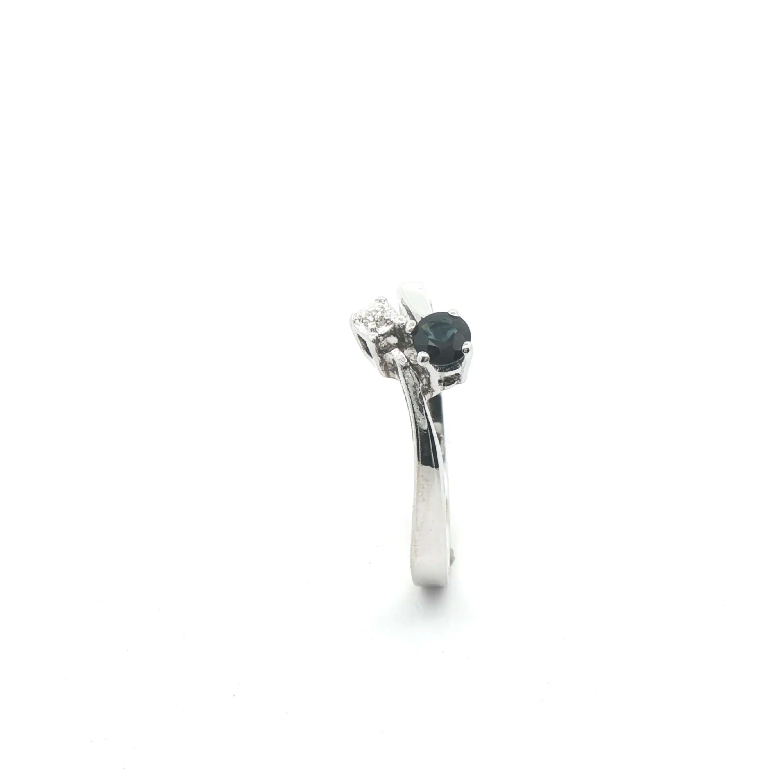 Ring Weißgold mit Saphir und Diamant Ring Weißgold mit Saphir und Diamant