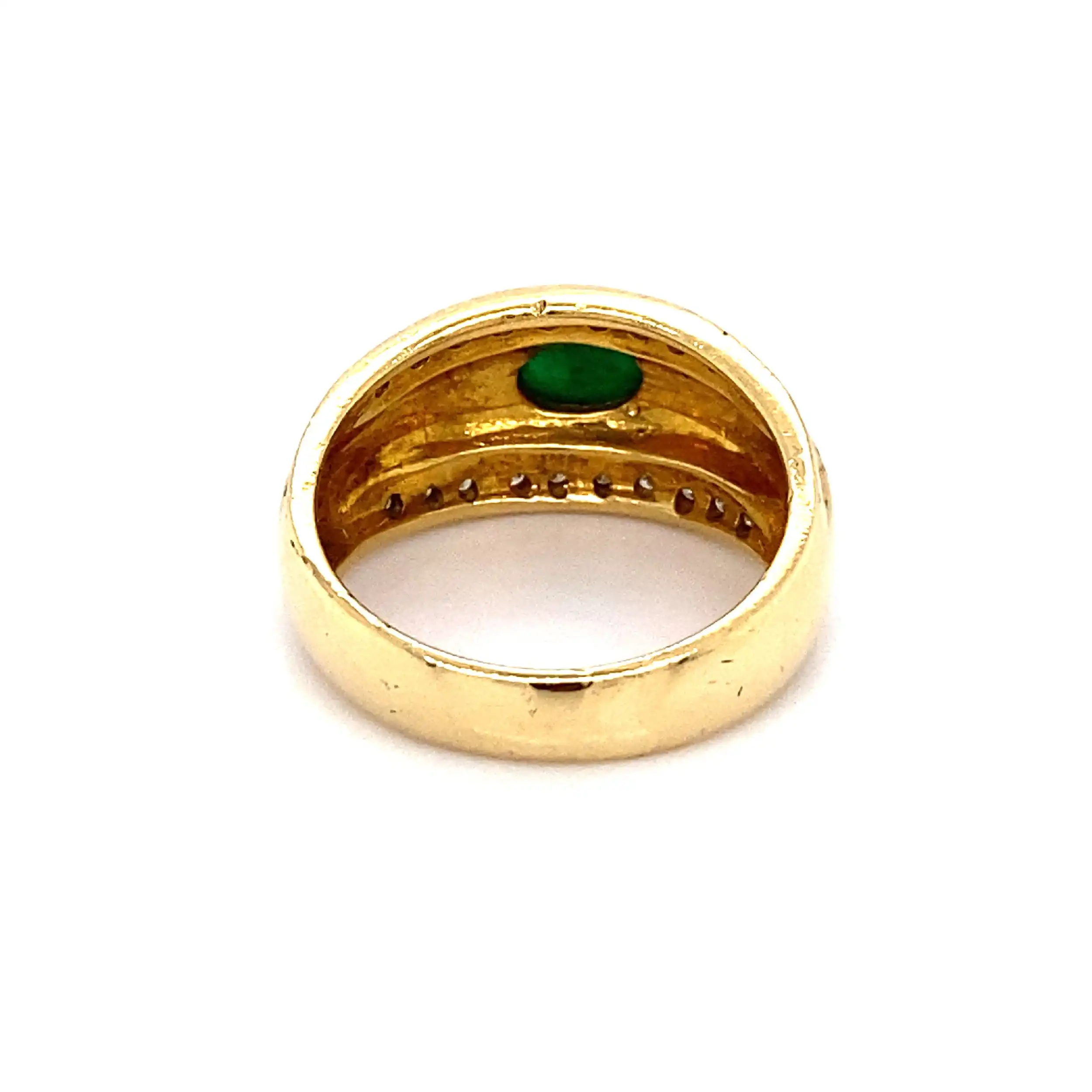 Ring Gelbgold mit Brillanten und Smaragdchabochon Ring Gelbgold mit Brillanten und Smaragdchabochon