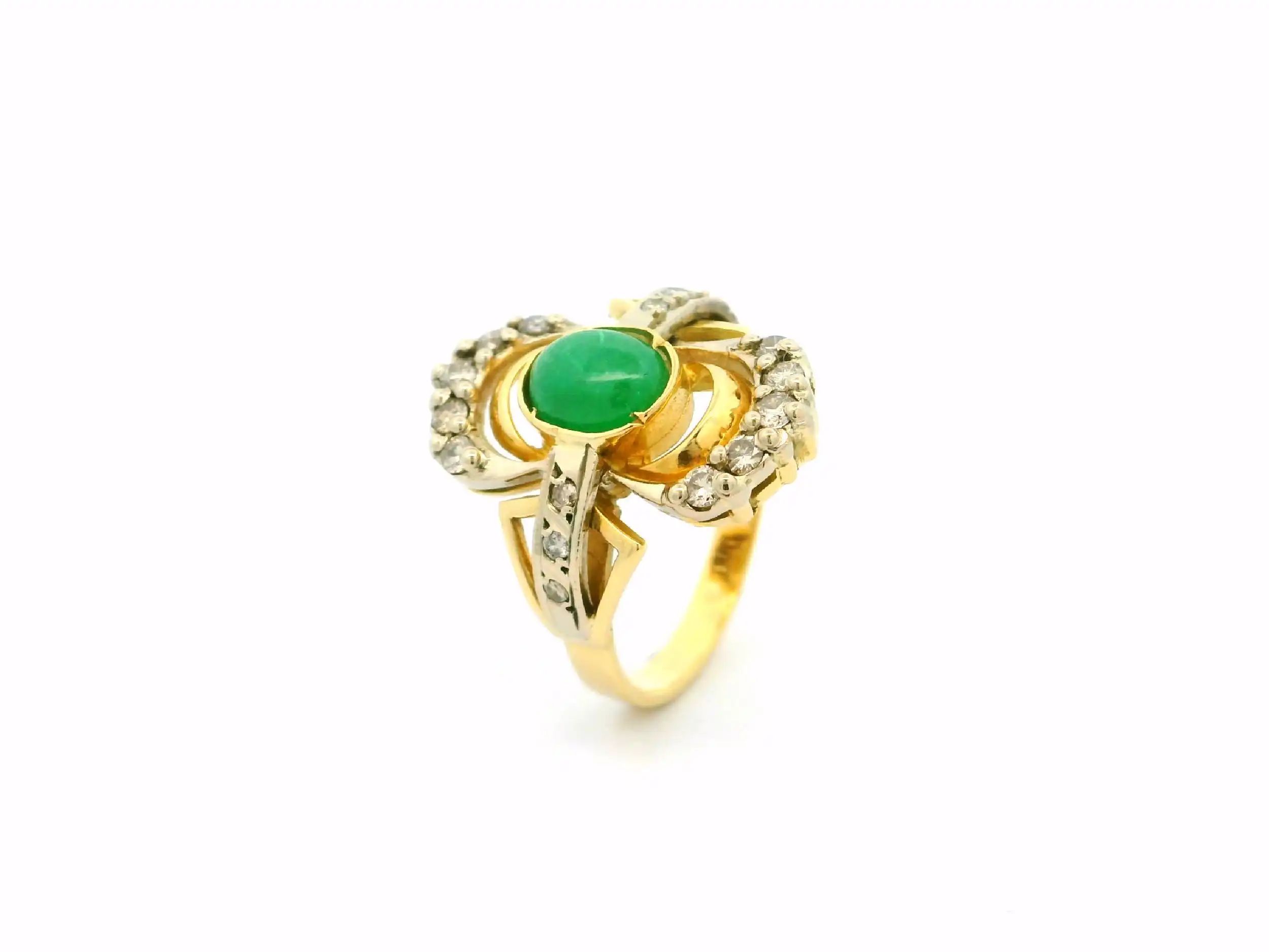 Ring Bicolor mit Smaragd Cabochon & Brillanten Ring Bicolor mit Smaragd Cabochon & Brillanten