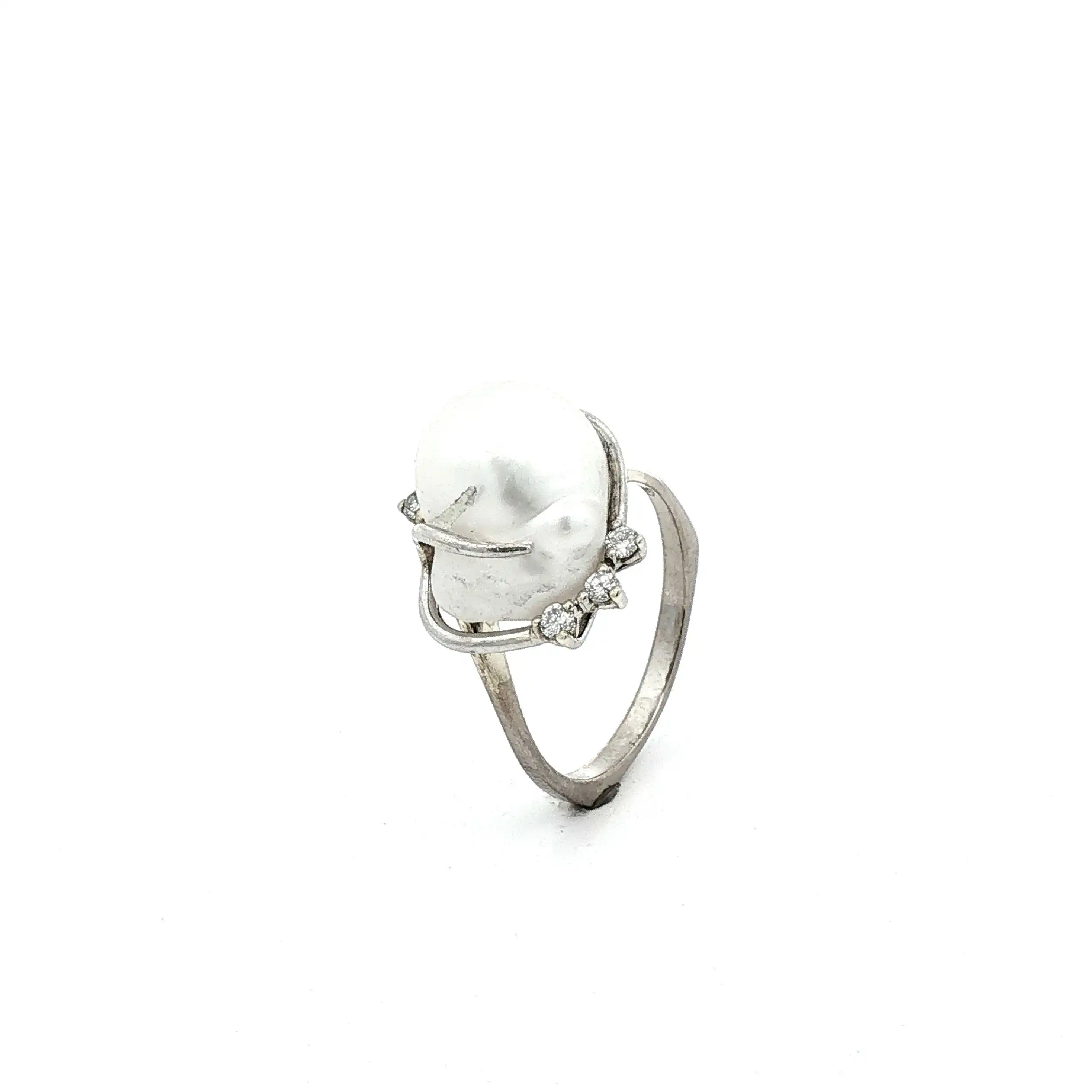 Ring Weißgold mit Mabeperle und Brillanten Ring Weißgold mit Mabeperle und Brillanten