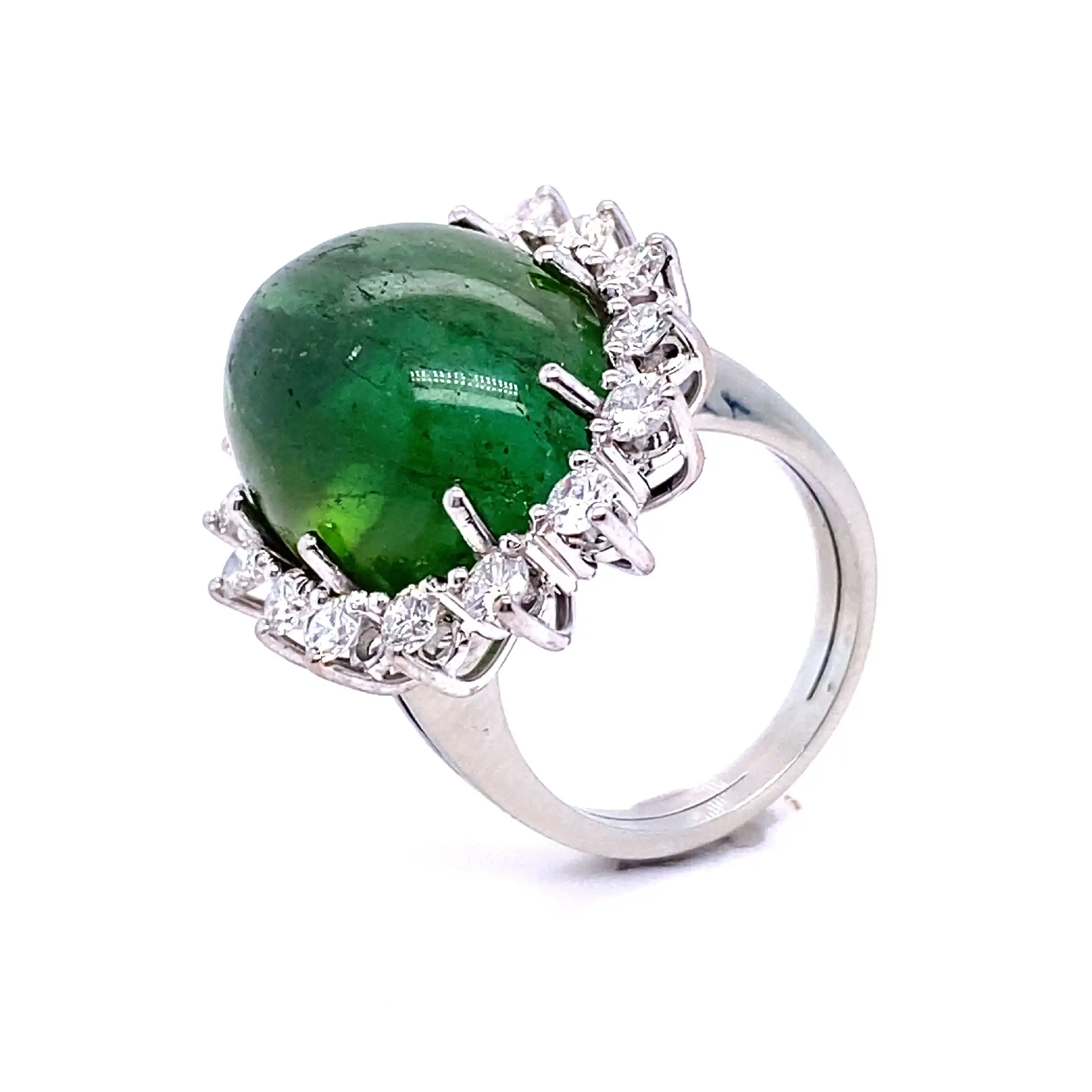 Ring Weißgold mit Turmalin Cabochon und Brillanten Ring Weißgold mit Turmalin Cabochon und Brillanten