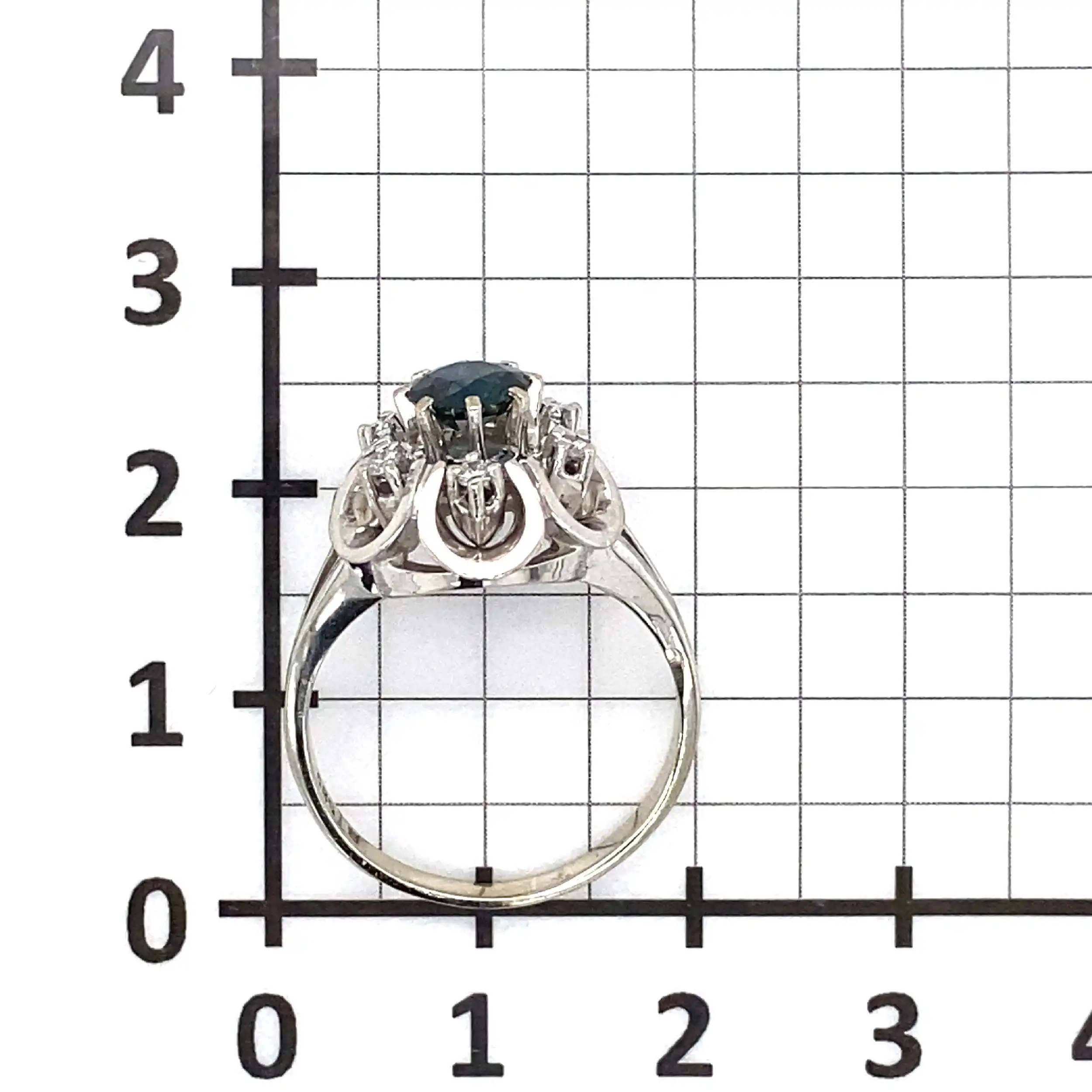 Ring Weißgold mit blauem Farbstein und Brillanten Ring Weißgold mit blauem Farbstein und Brillanten