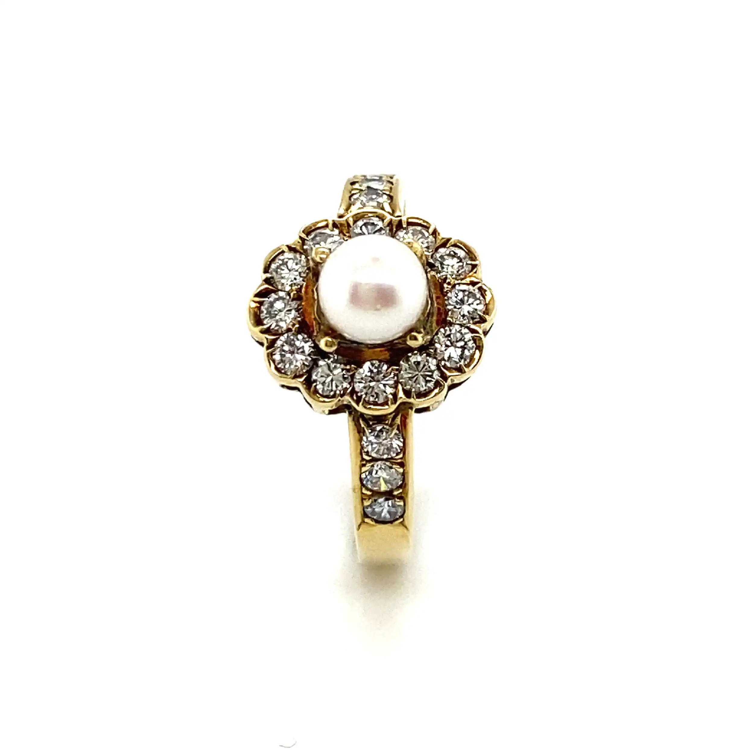 Ring Gelbgold mit Perle und 18 Brillanten Ring Gelbgold mit Perle und 18 Brillanten