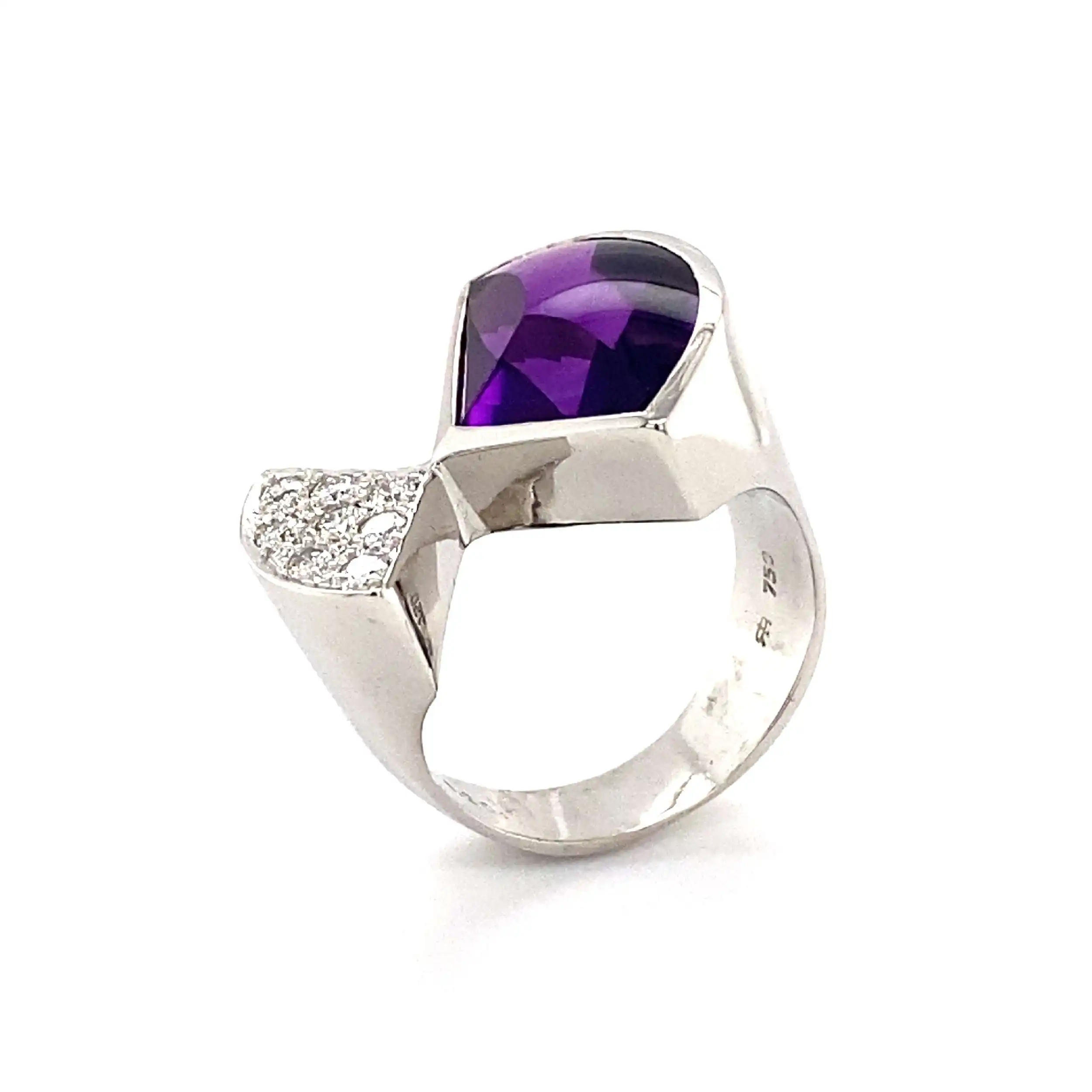 Ring Weißgold mit Amethyst & Brillanten, graviert mit 0,20ct.