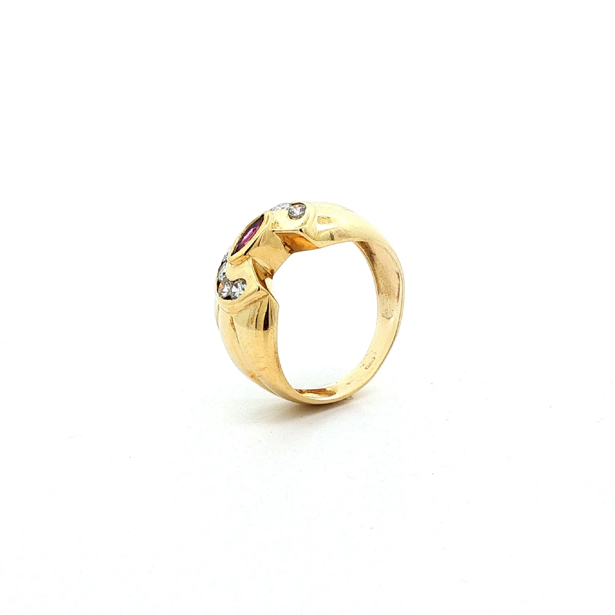 Ring Gelbgold mit rotem Farbstein & Zirkonia Ring Gelbgold mit rotem Farbstein & Zirkonia