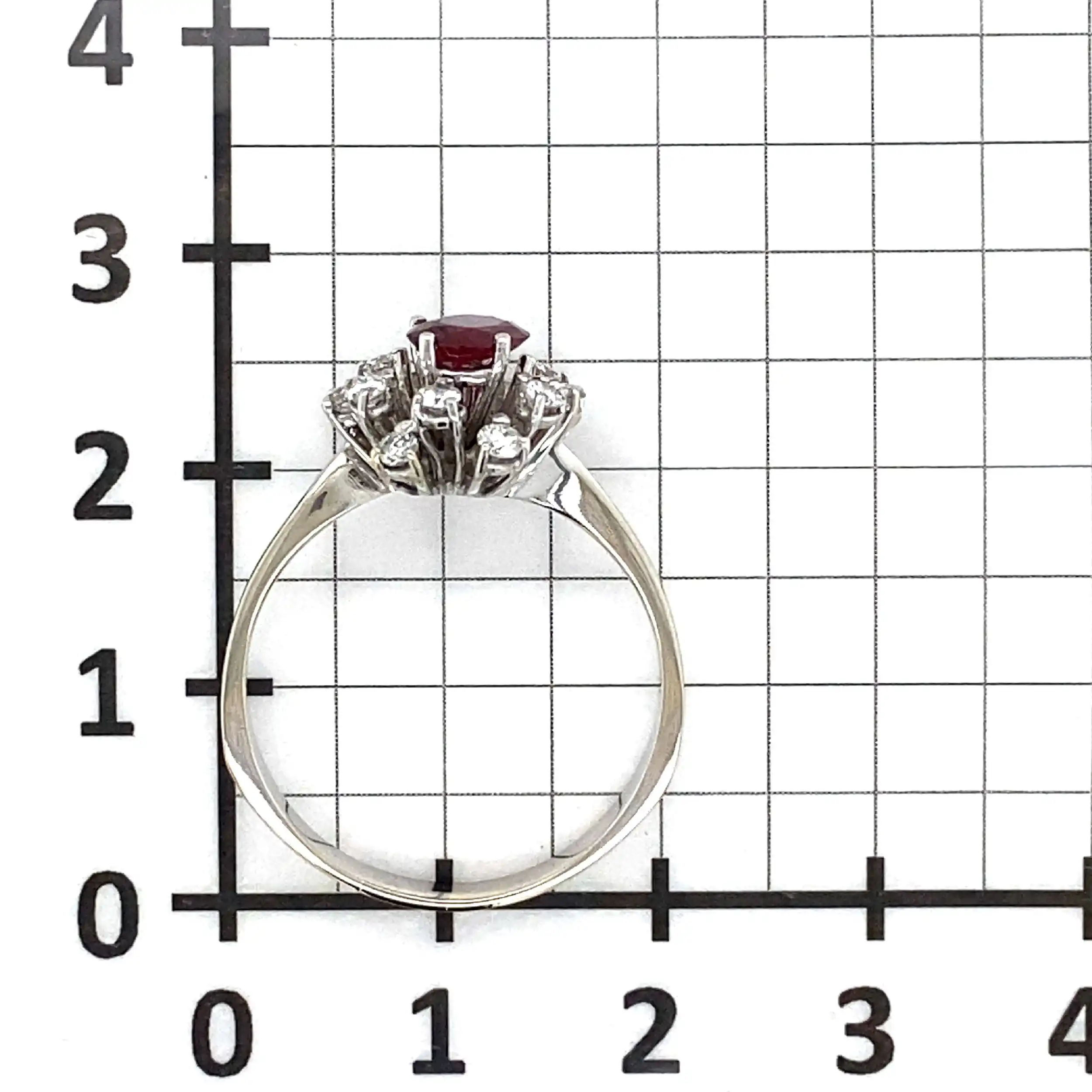 Ring Weißgold mit Rubin und Brillanten Ring Weißgold mit Rubin und Brillanten