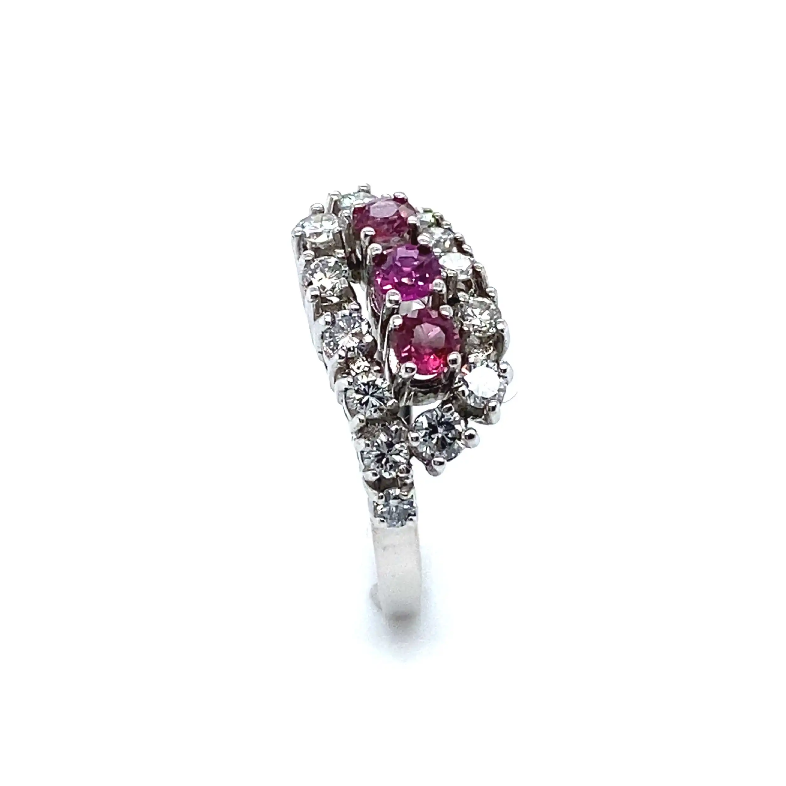 Ring Weißgold mit Brillanten und Rubinen Ring Weißgold mit Brillanten und Rubinen