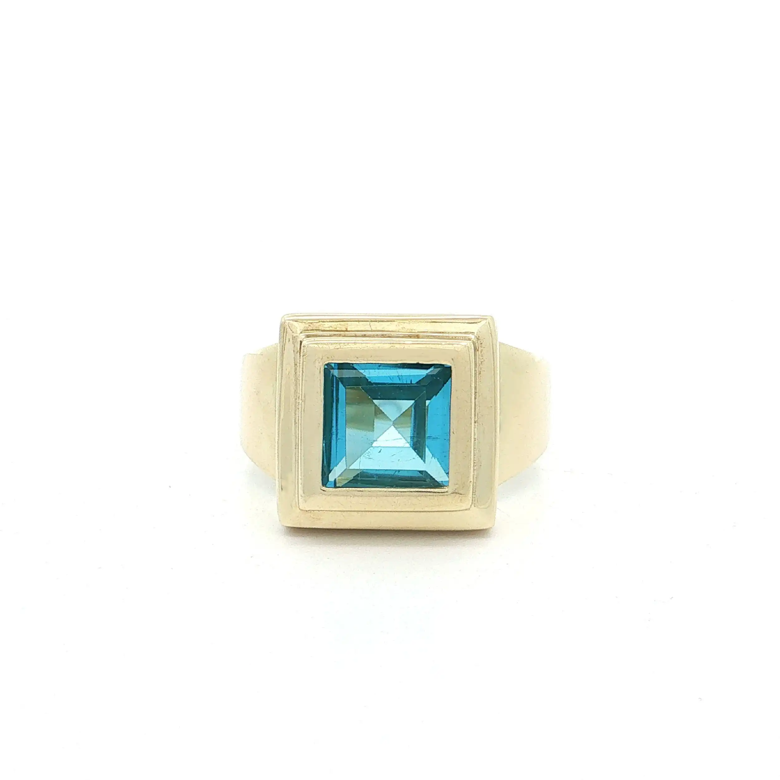 Ring Gelbgold mit Blautopas Ring Gelbgold mit Blautopas
