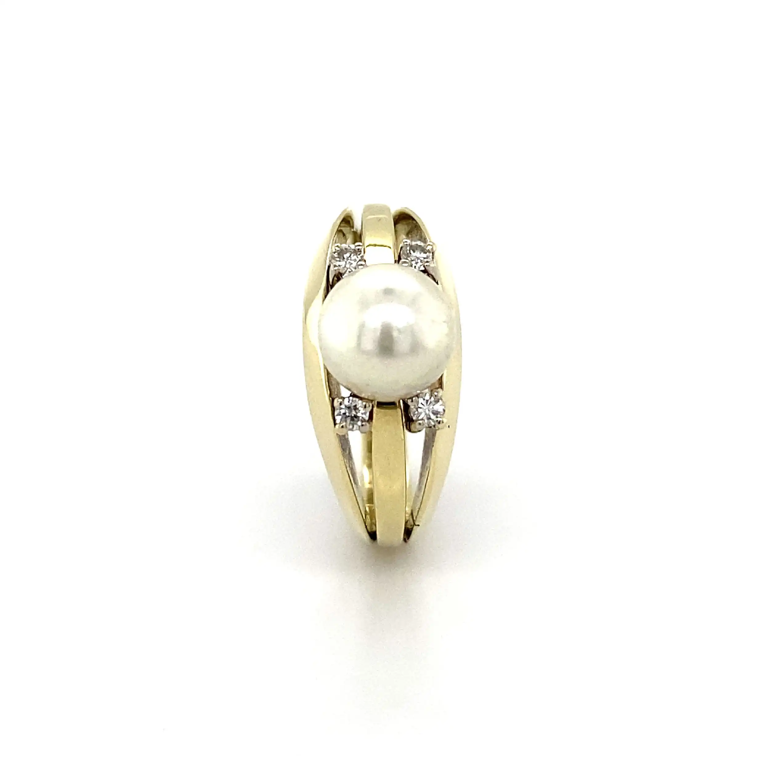 Ring Gelbgold mit Perle und Brillanten Ring Gelbgold mit Perle und Brillanten