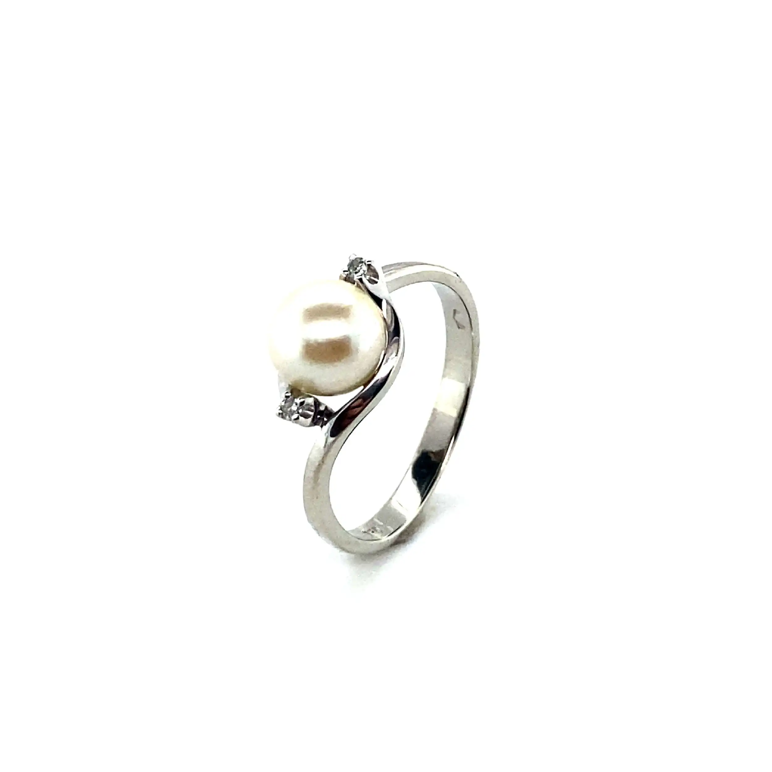 Ring Weißgold mit Perle und Diamanten Ring Weißgold mit Perle und Diamanten