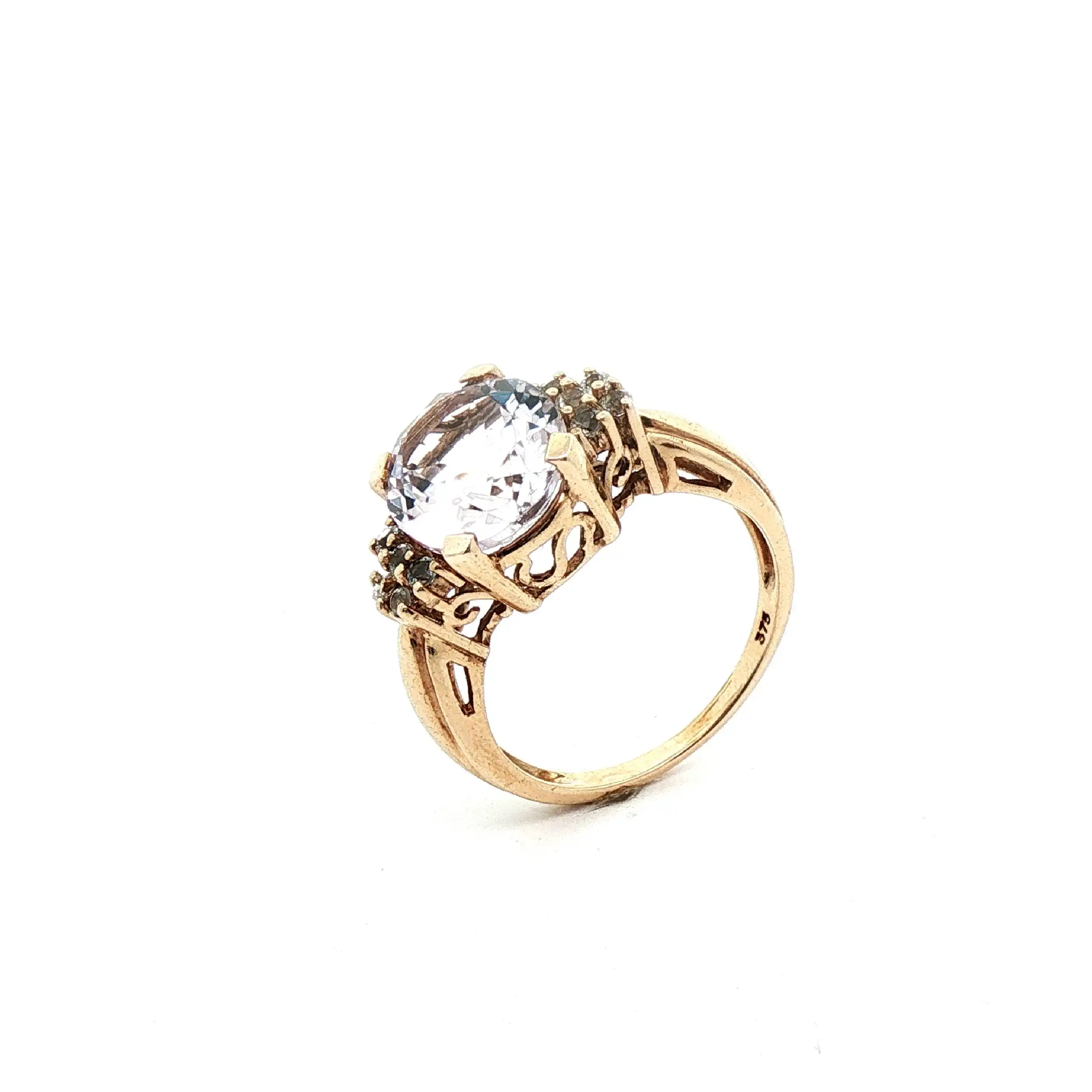 Ring Gelbgold mit Ametyst und Zirkonia Ring Gelbgold mit Ametyst und Zirkonia
