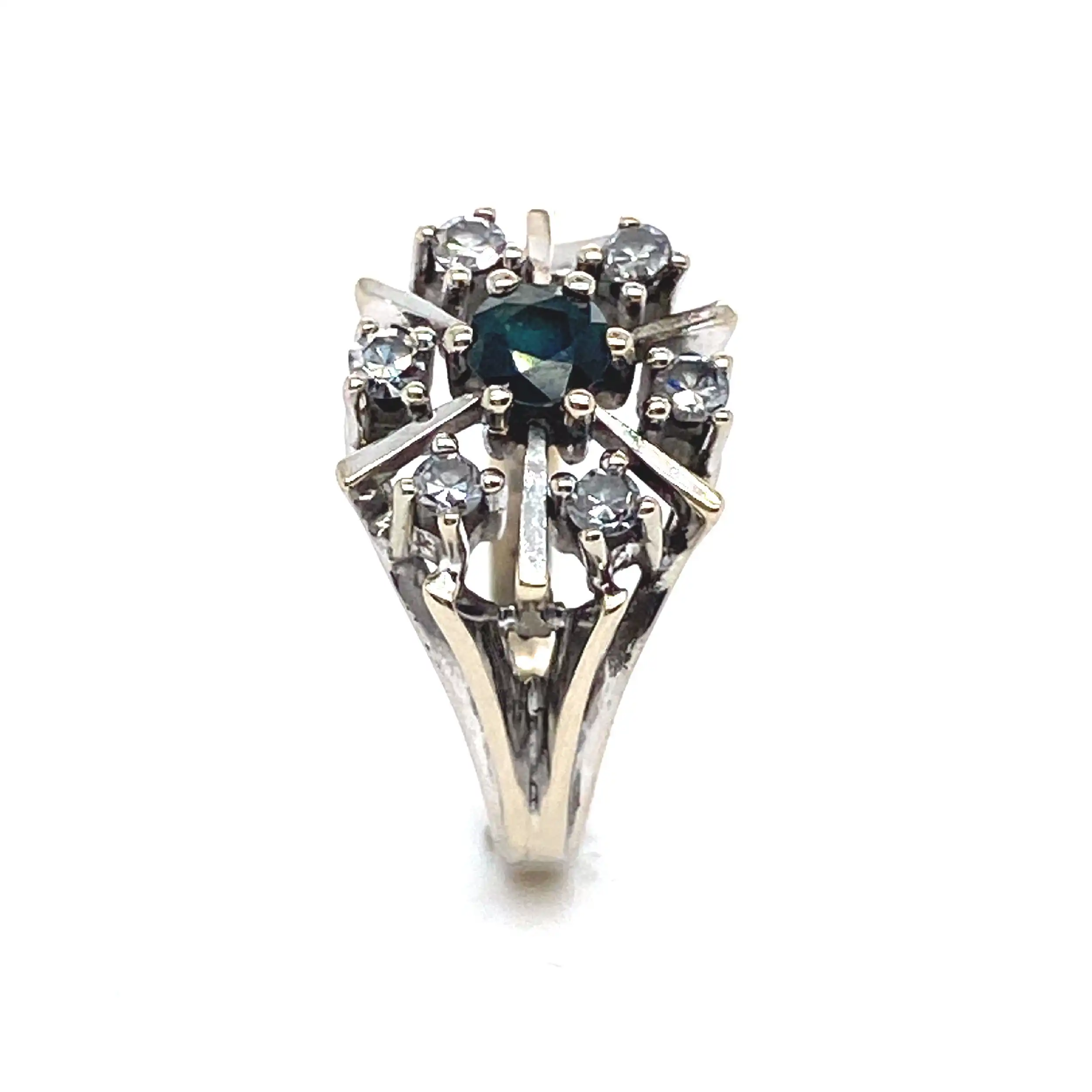 Ring Weißgold mit Brillanten Melee, graviert mit 0,23ct. und Saphir Ring Weißgold mit Brillanten Melee, graviert mit 0,23ct. und Saphir