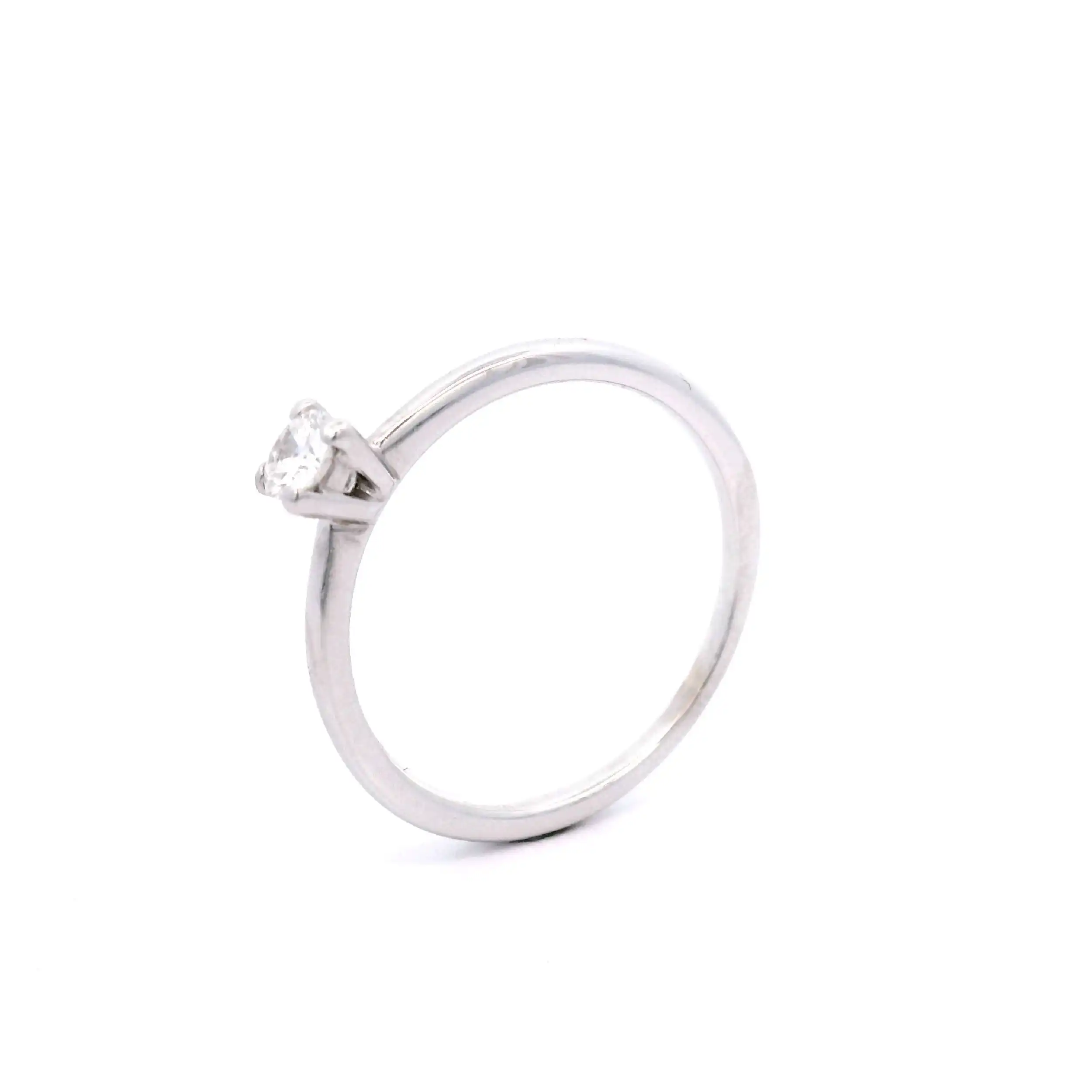 Ring Weißgold mit Brillant-Solitär, graviert mit "0,15"