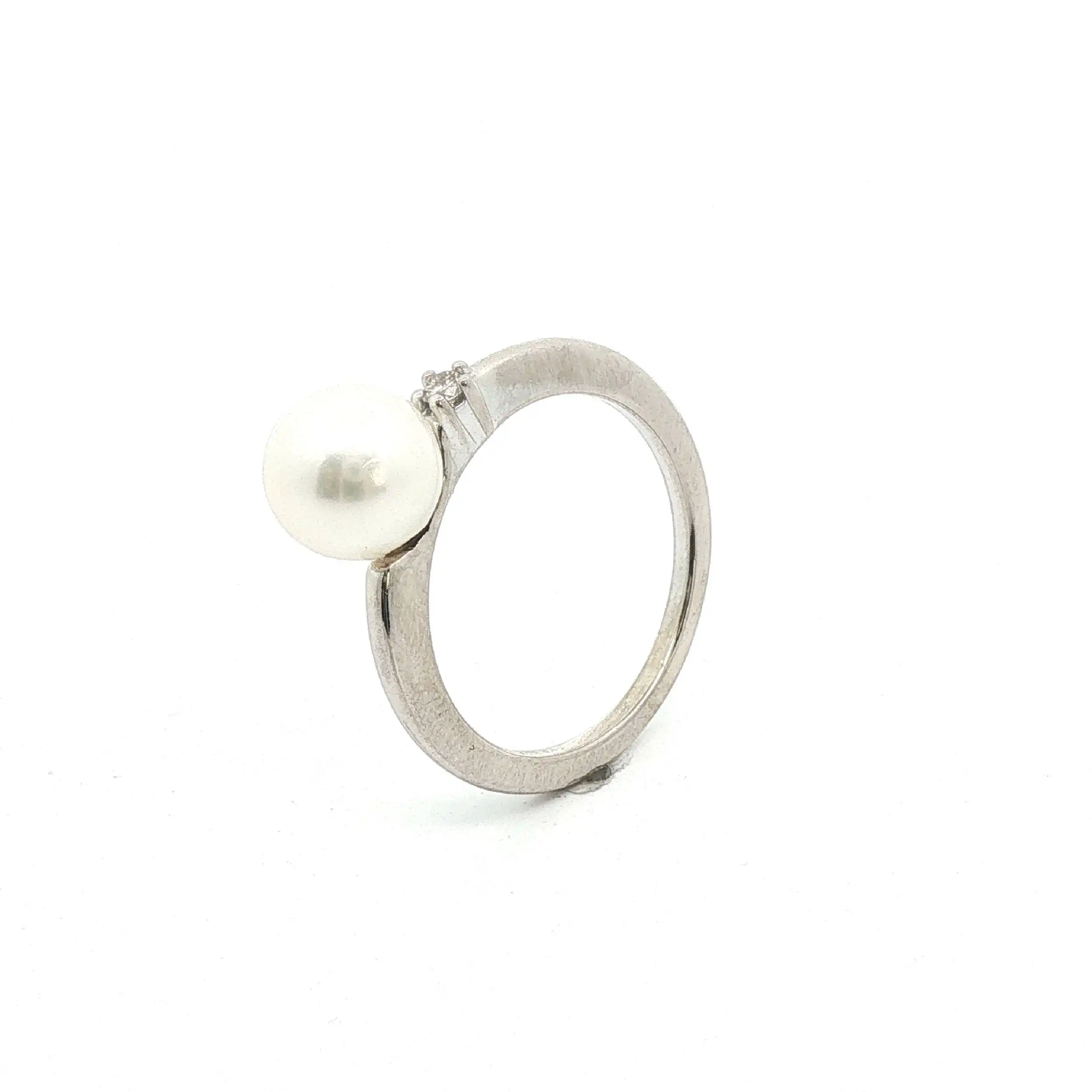 Ring Weißgold mit Perle und Brillant Ring Weißgold mit Perle und Brillant