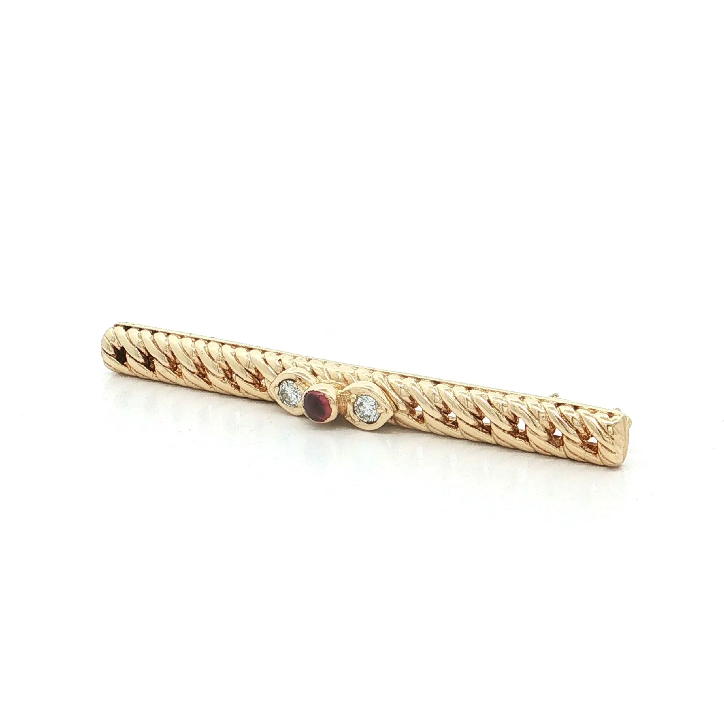 Brosche Gelbgold mit Rubin und Brillanten, graviert mit 0,12ct Brosche Gelbgold mit Rubin und Brillanten, graviert mit 0,12ct