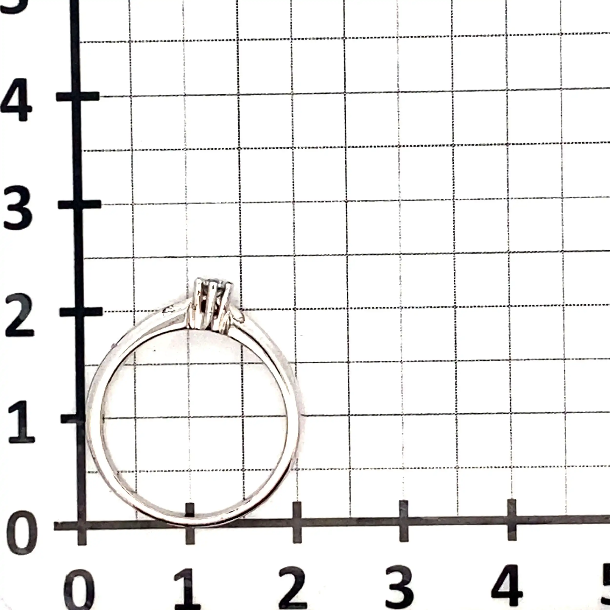 Ring Weißgold "Christ" mit Brillant Solitär, graviert mit 0,10ct Ring Weißgold "Christ" mit Brillant Solitär, graviert mit 0,10ct