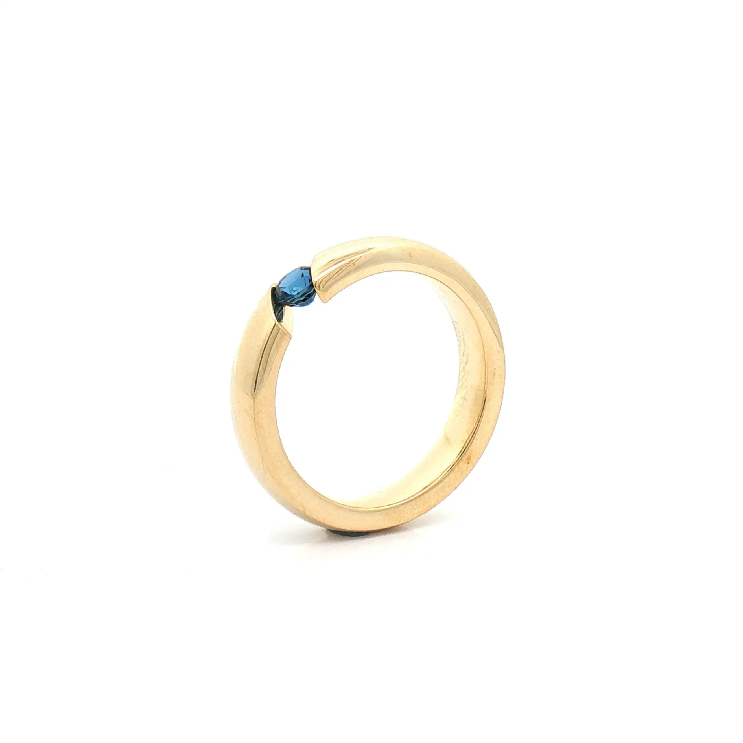 Ring Gelbgold mit Saphir