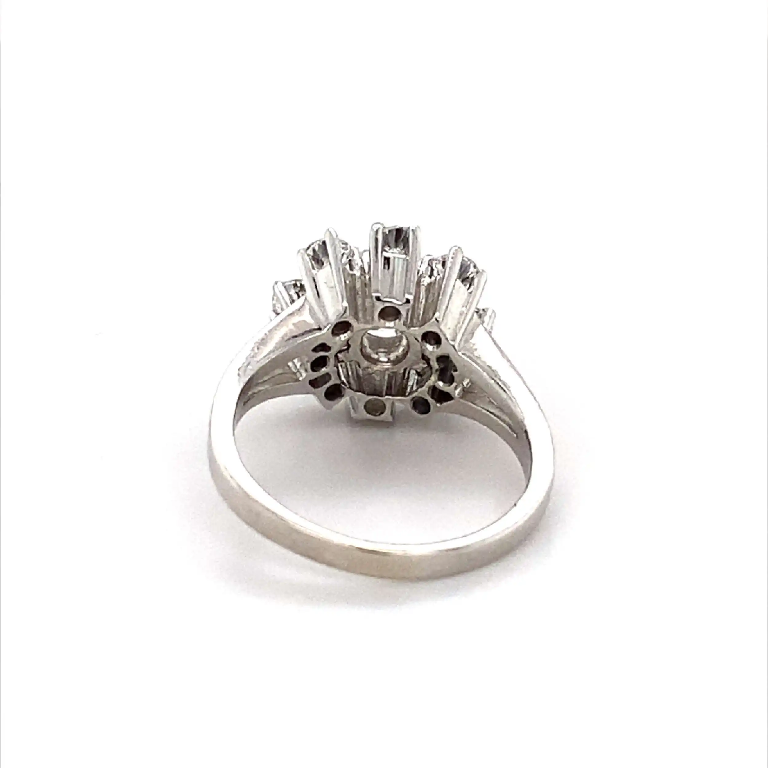 Ring Weißgold mit Brillanten Ring Weißgold mit Brillanten
