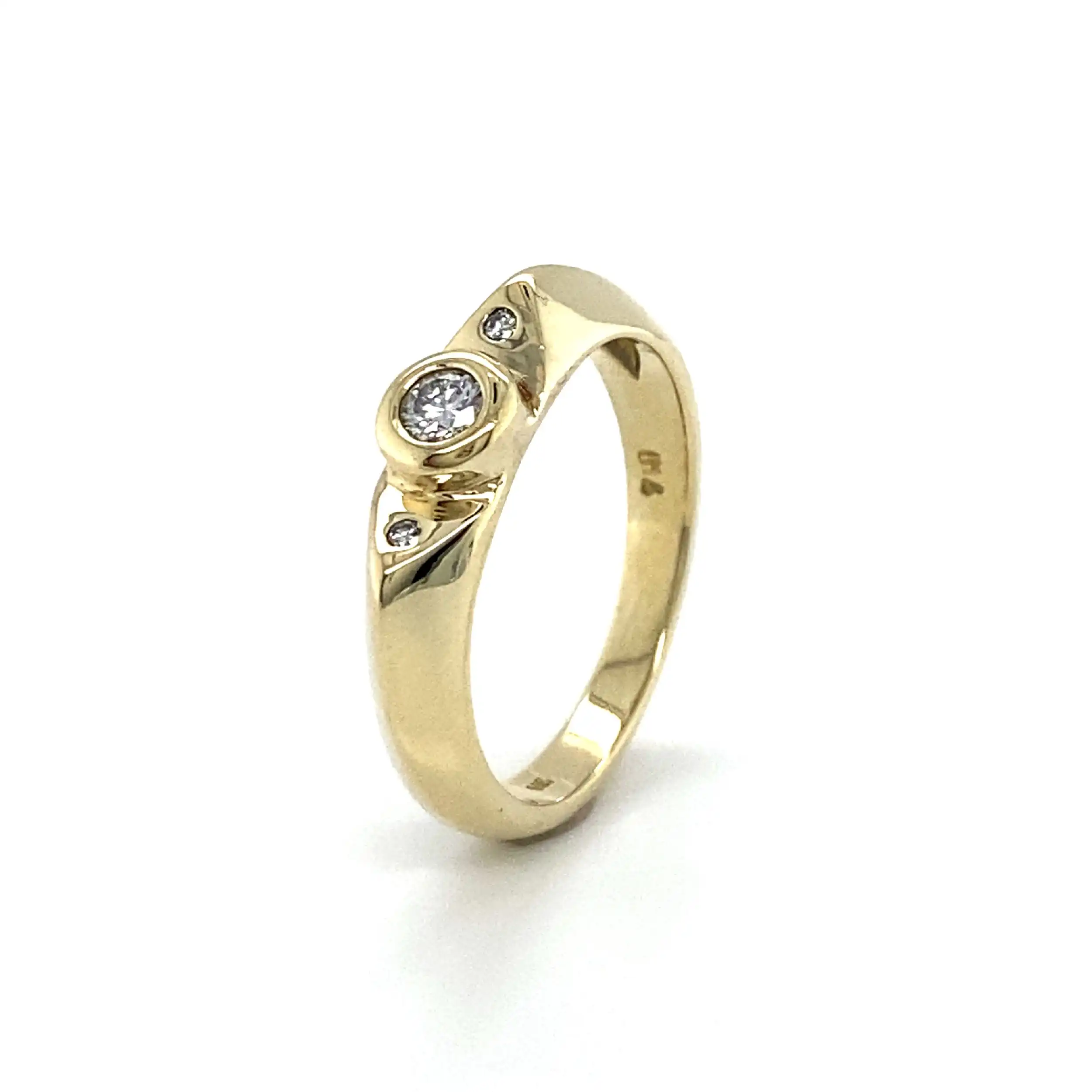 Ring Gelbgold mit Brillanten, graviert mit 0,14ct Ring Gelbgold mit Brillanten, graviert mit 0,14ct