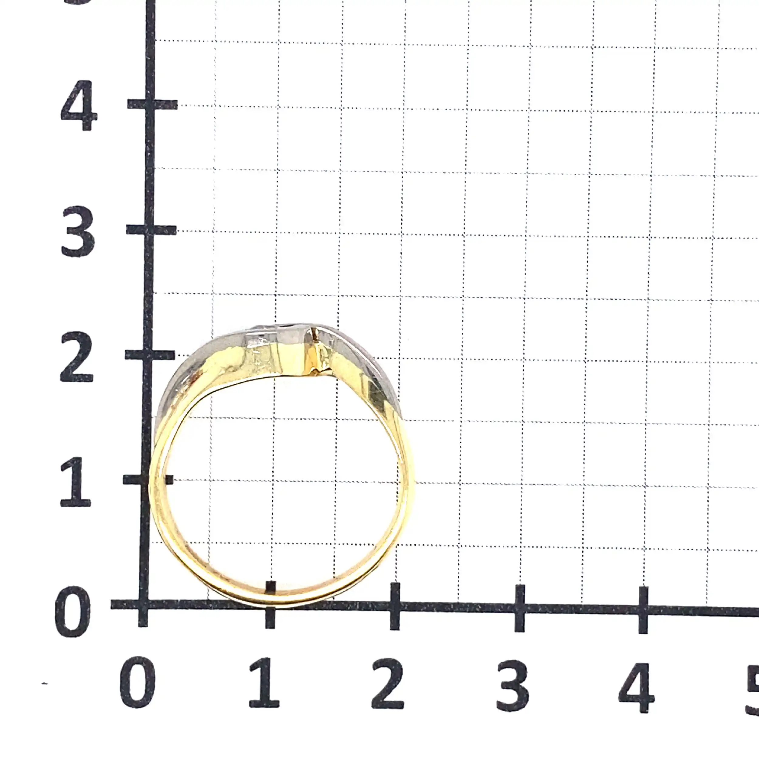 Ring Bicolor, graviert mit 0,20ct. Ring Bicolor, graviert mit 0,20ct.