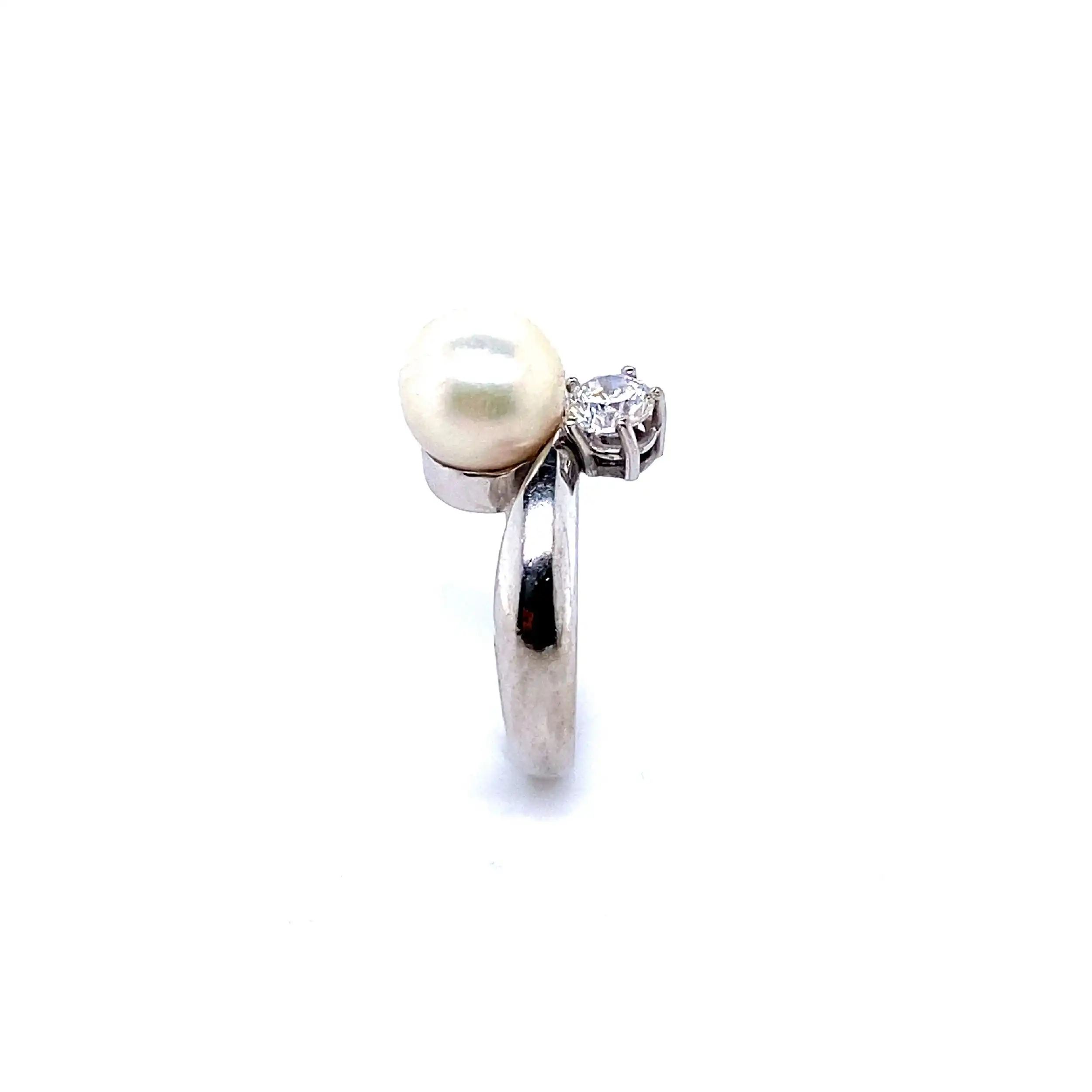 Ring Weißgold mit Perle und Brillanten