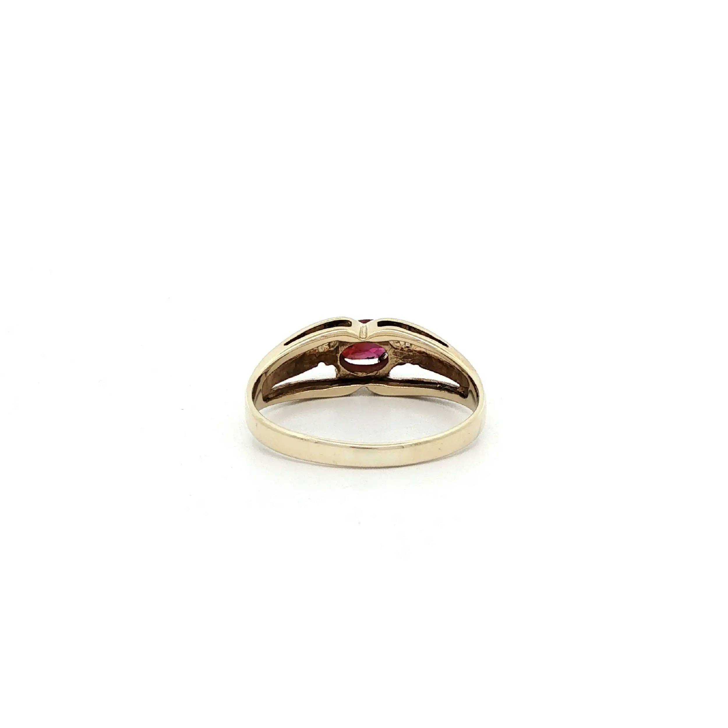 Ring Gelbgold mit rotem Farbstein und Diamanten