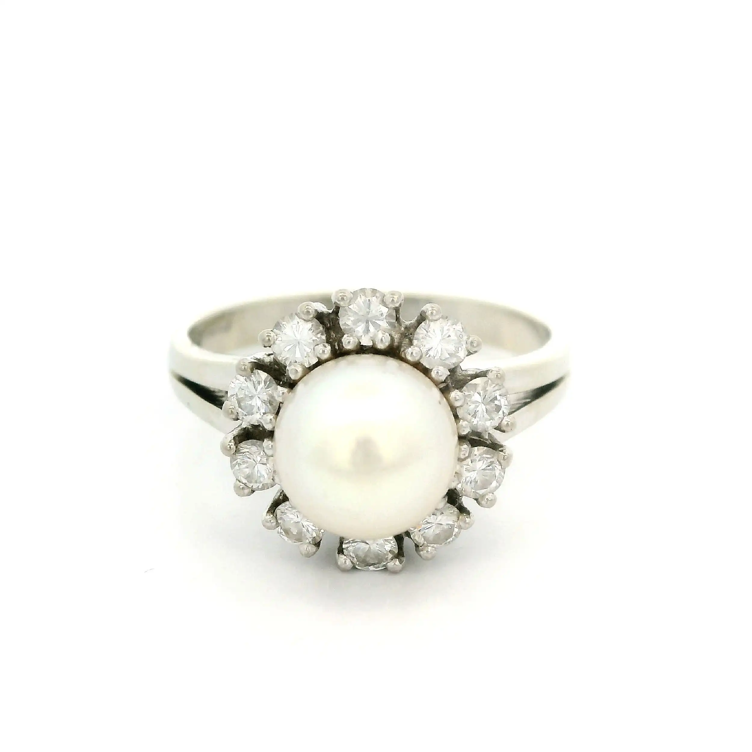 Ring Weißgold mit Brillanten und Akoyaperle Ring Weißgold mit Brillanten und Akoyaperle