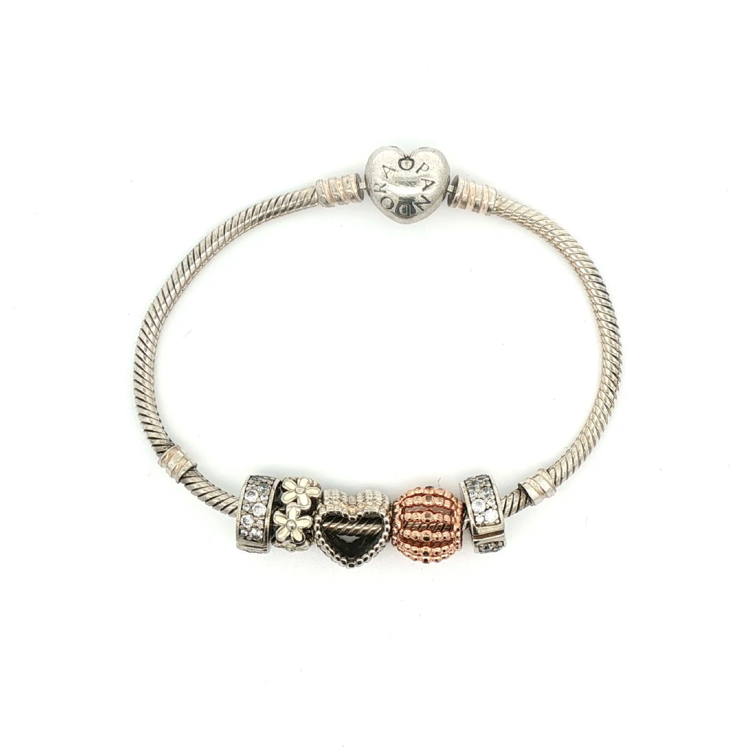 Pandora Armband mit 5 Charms