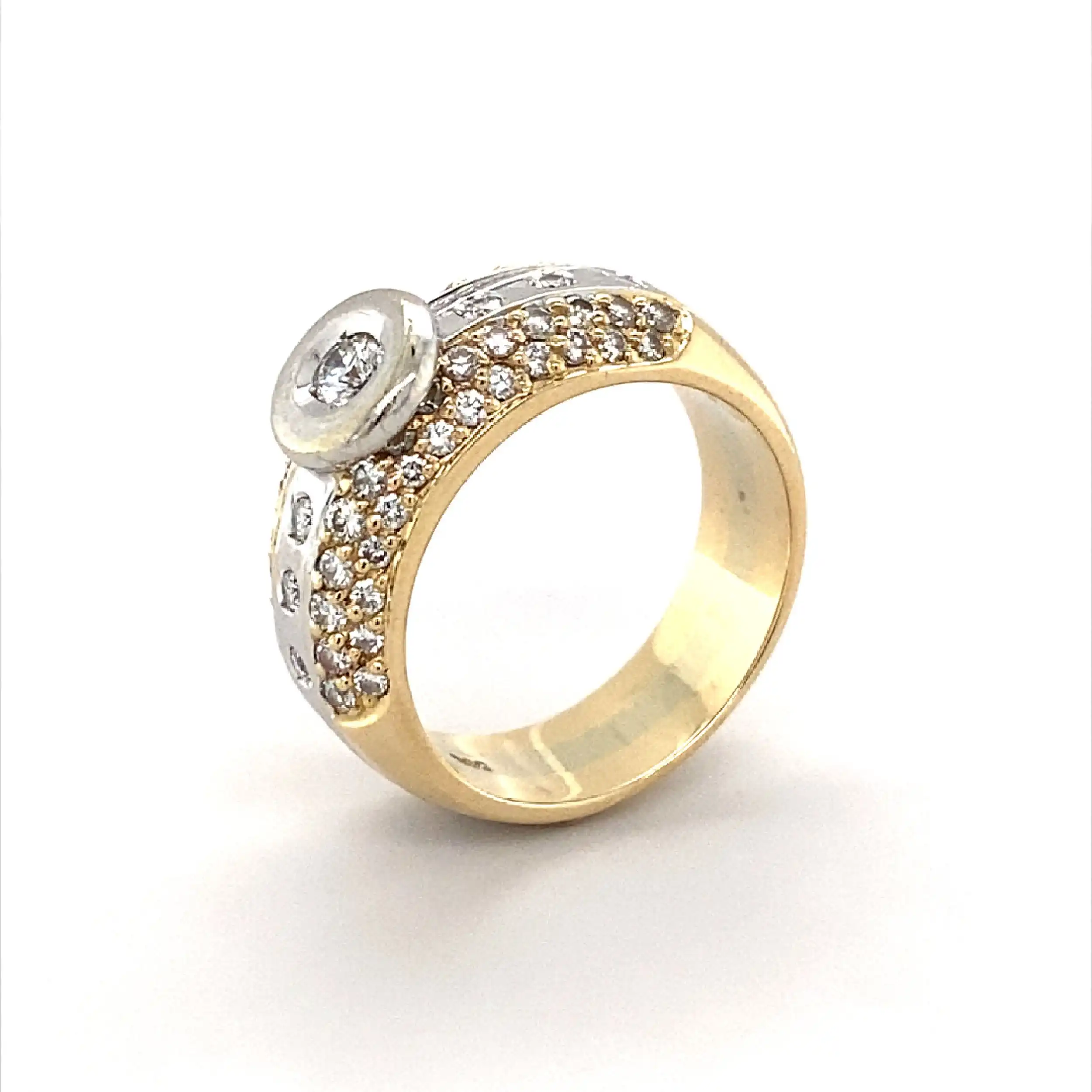 Ring Bicolor mit Brillanten Ring Bicolor mit Brillanten