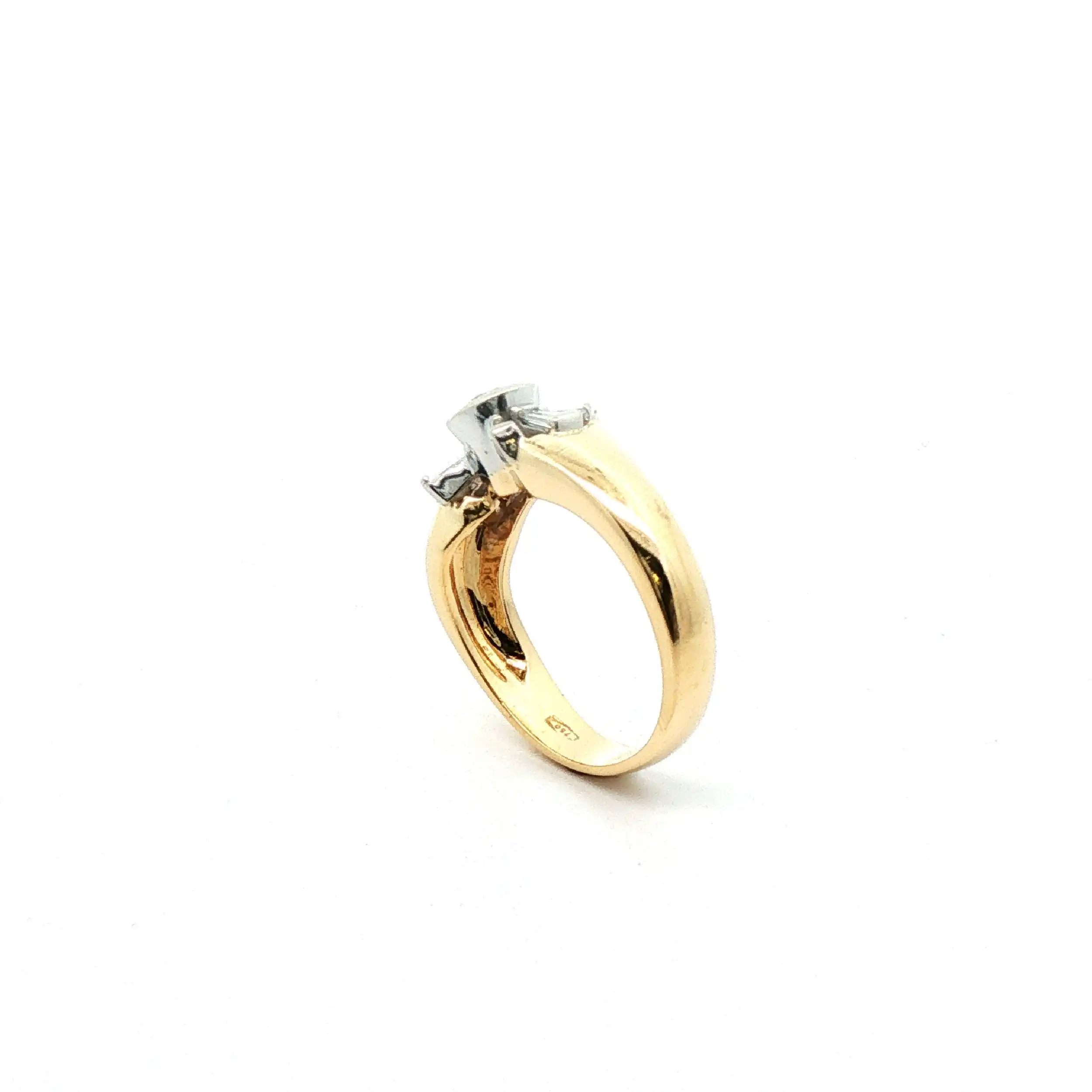 Ring Bicolor mit Diamanten und Brillant Ring Bicolor mit Diamanten und Brillant