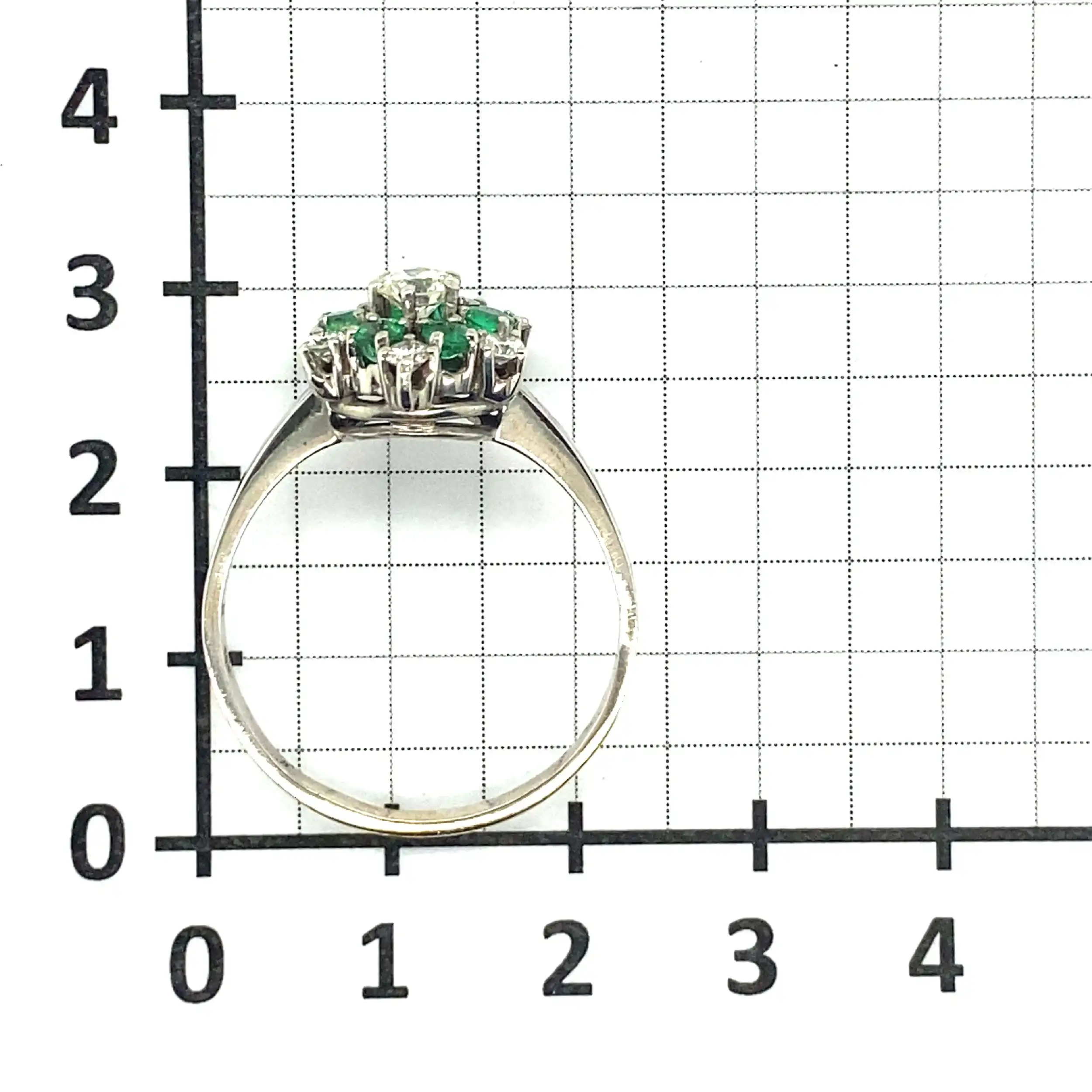 Ring Weißgold mit Smaragden und Brillanten