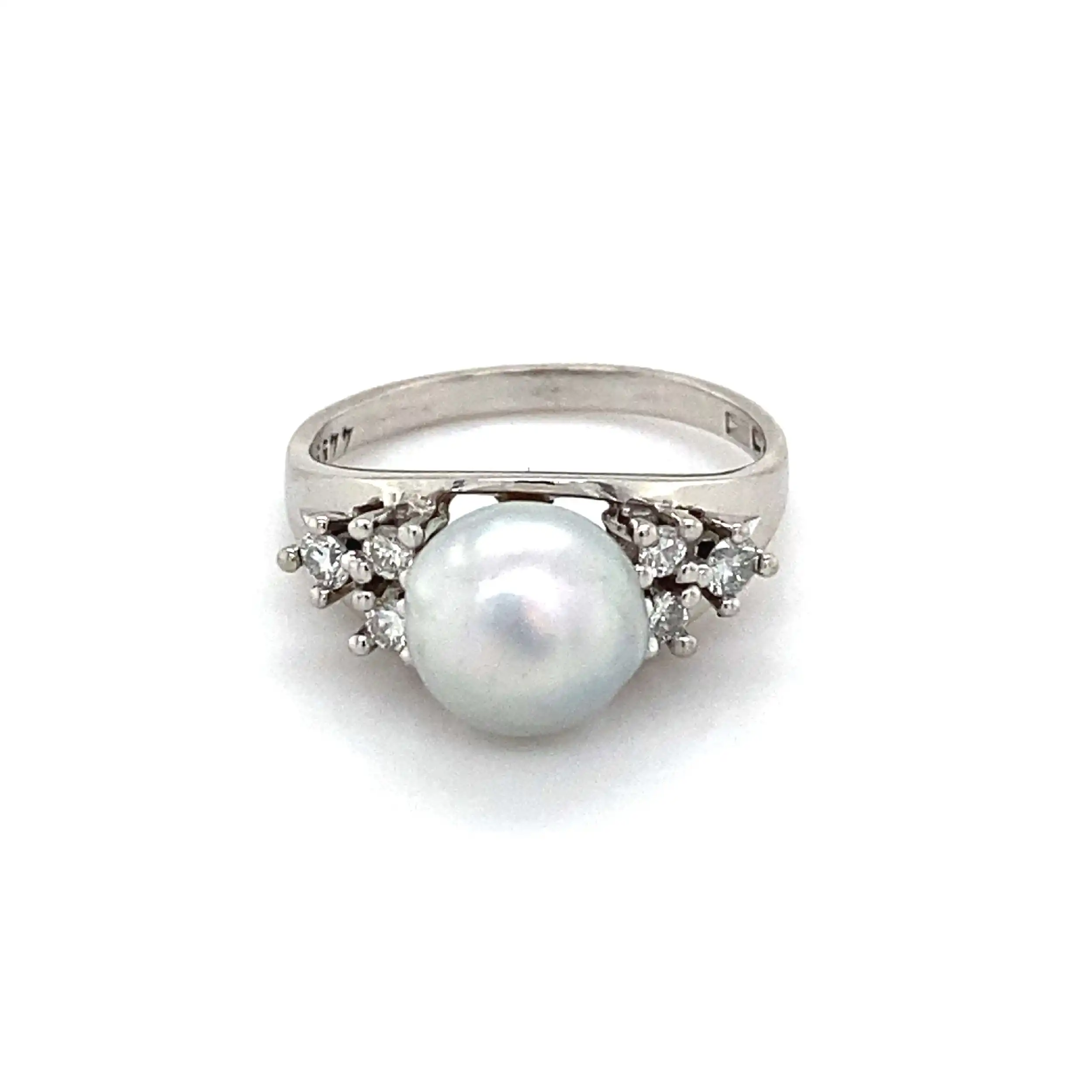 Ring Weißgold mit Perle und Brillanten Ring Weißgold mit Perle und Brillanten
