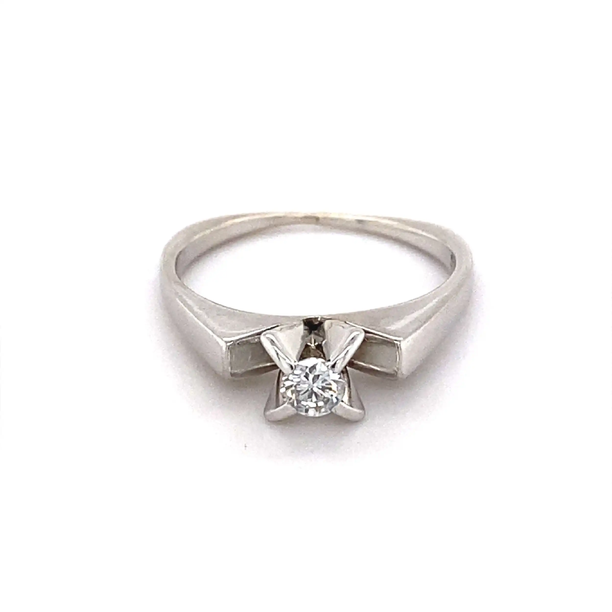 Ring Weißgold mit Brillant, graviert mit 0,17ct Ring Weißgold mit Brillant, graviert mit 0,17ct