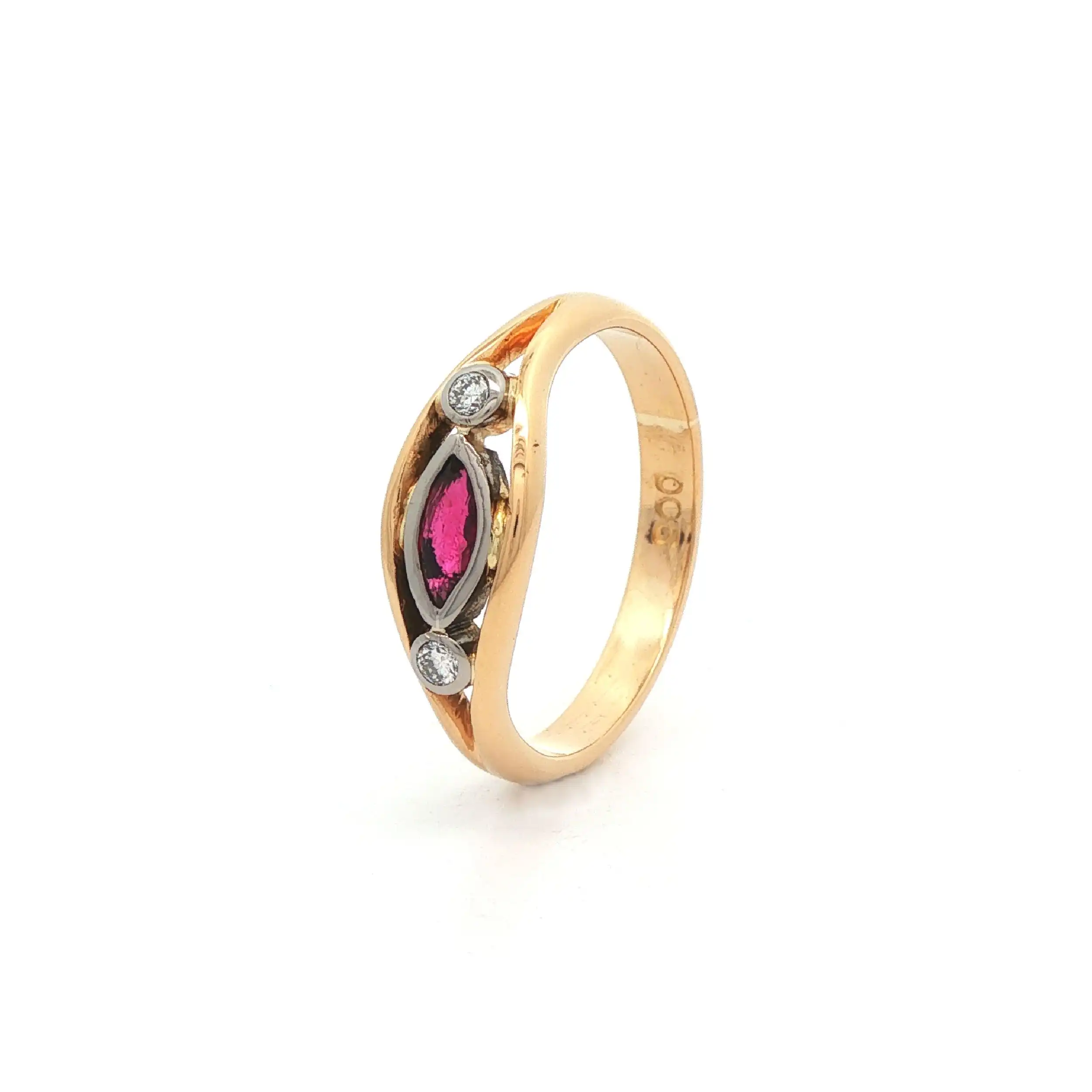 Ring Bicolor mit Rubin und Brillanten
