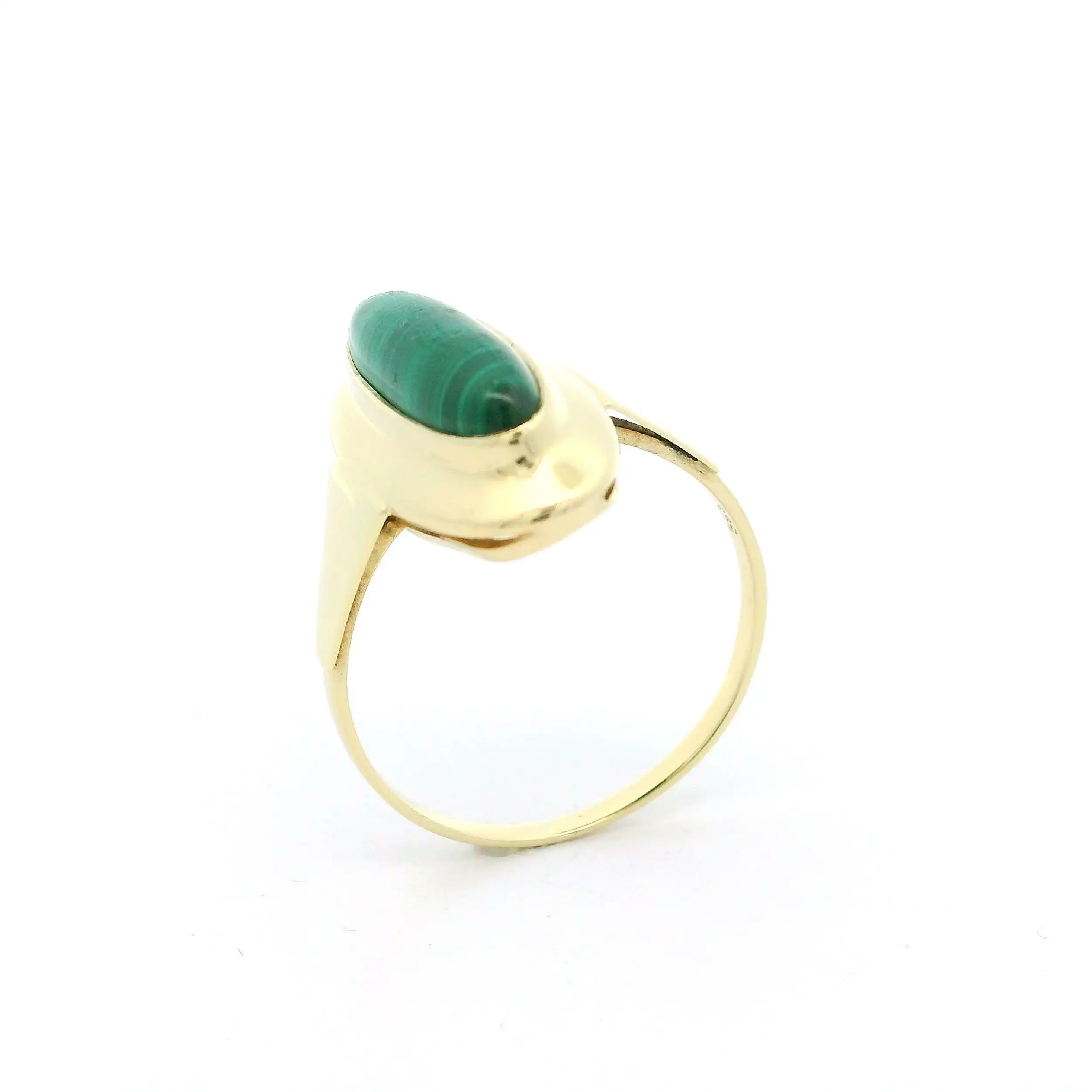 Ring Gelbgold mit Malachit Cabochon