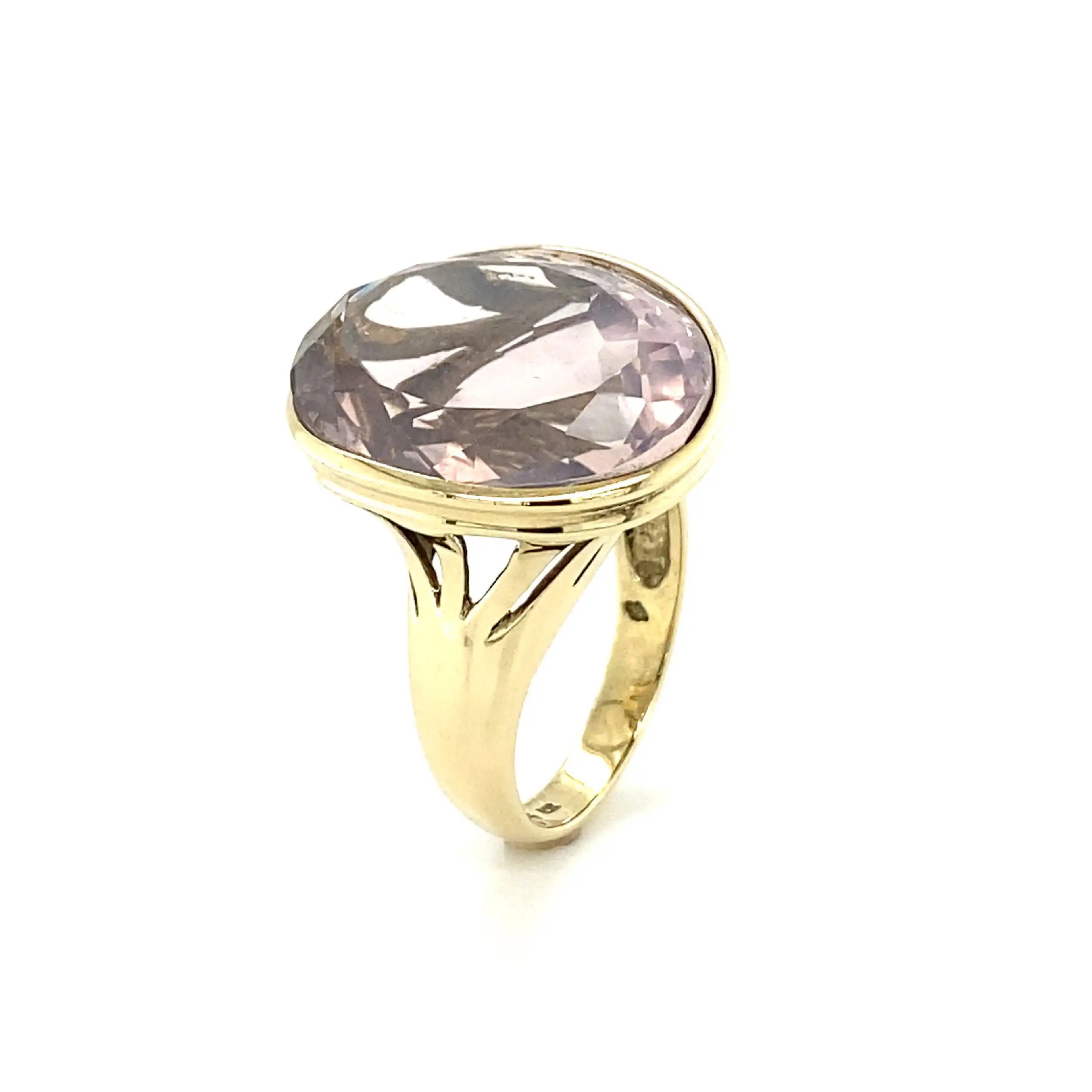Ring Gelbgold mit rosa Quarz