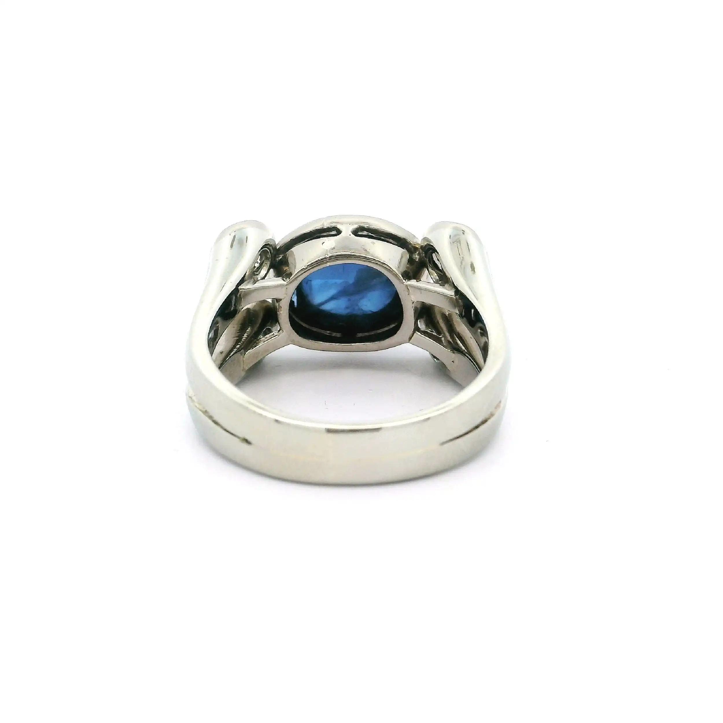 Ring Weißgold Saphir Cabochon & Brillanten