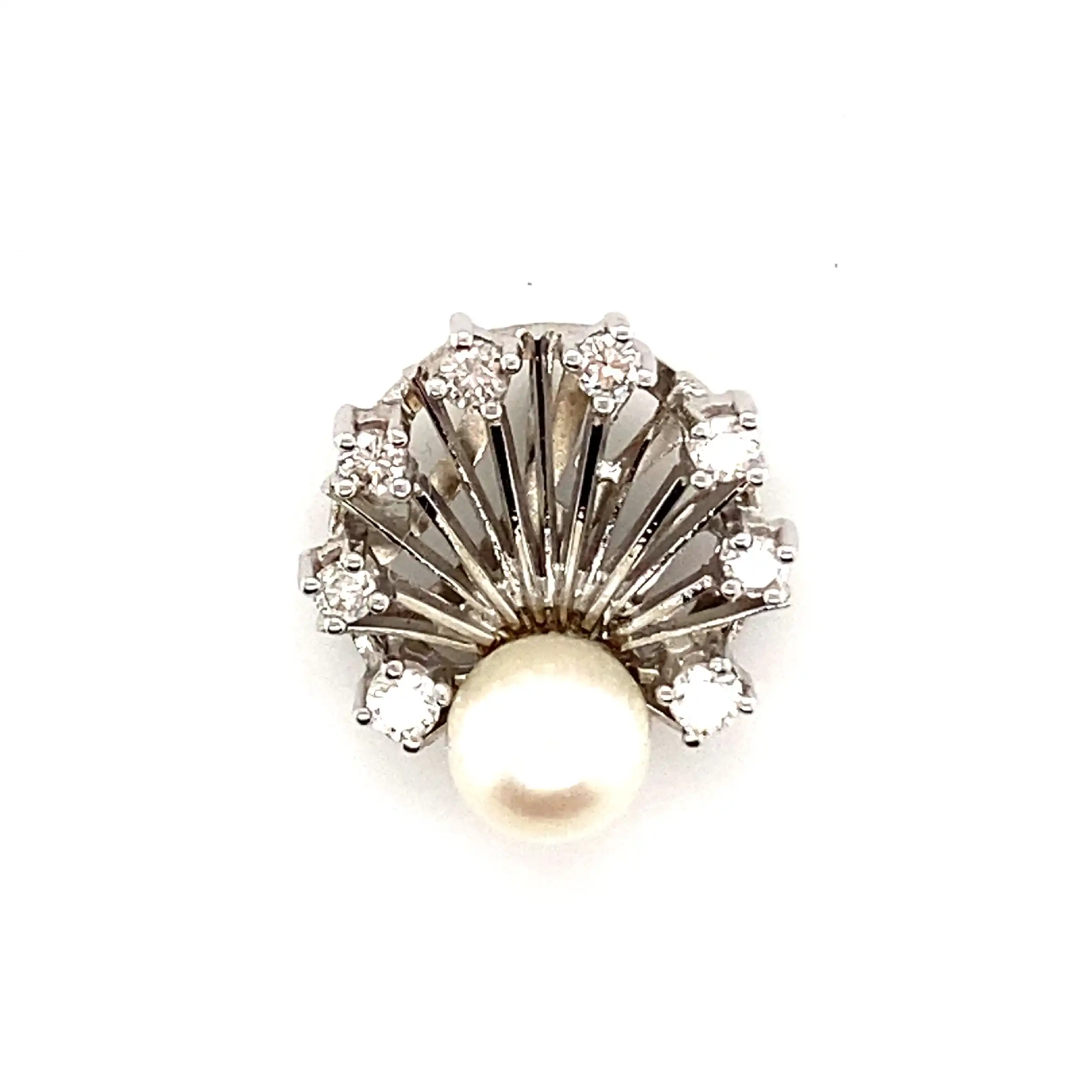 Anhänger Weißgold mit Perle & Brillanten, graviert mit 0,50ct. Anhänger Weißgold mit Perle & Brillanten, graviert mit 0,50ct.